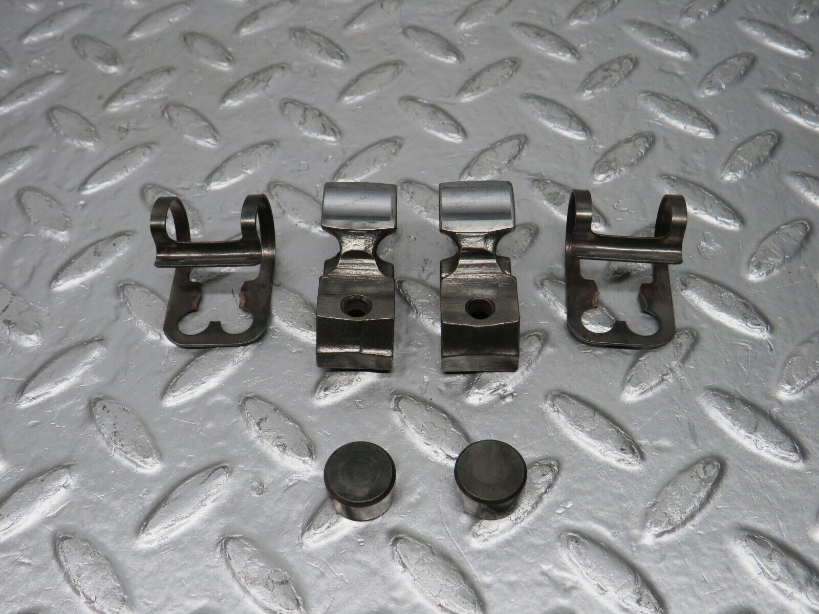 33007 Mercedes-Benz C107 R107 350 V8 Valve Rocker Arm With Spring & Tappet