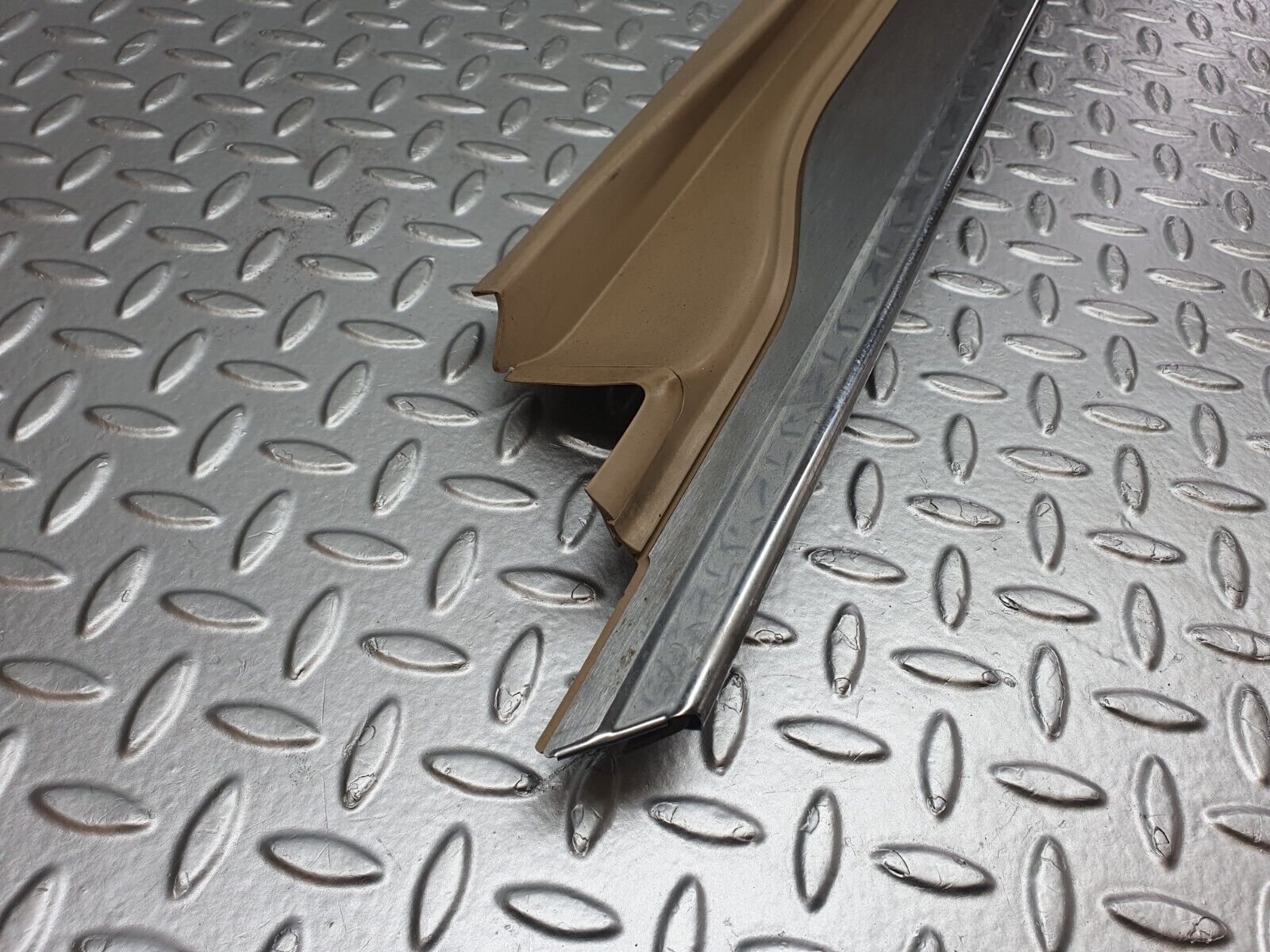 42445 Mercedes-Benz R129 320SL Coupe Left Door Sill Beige 1296800335