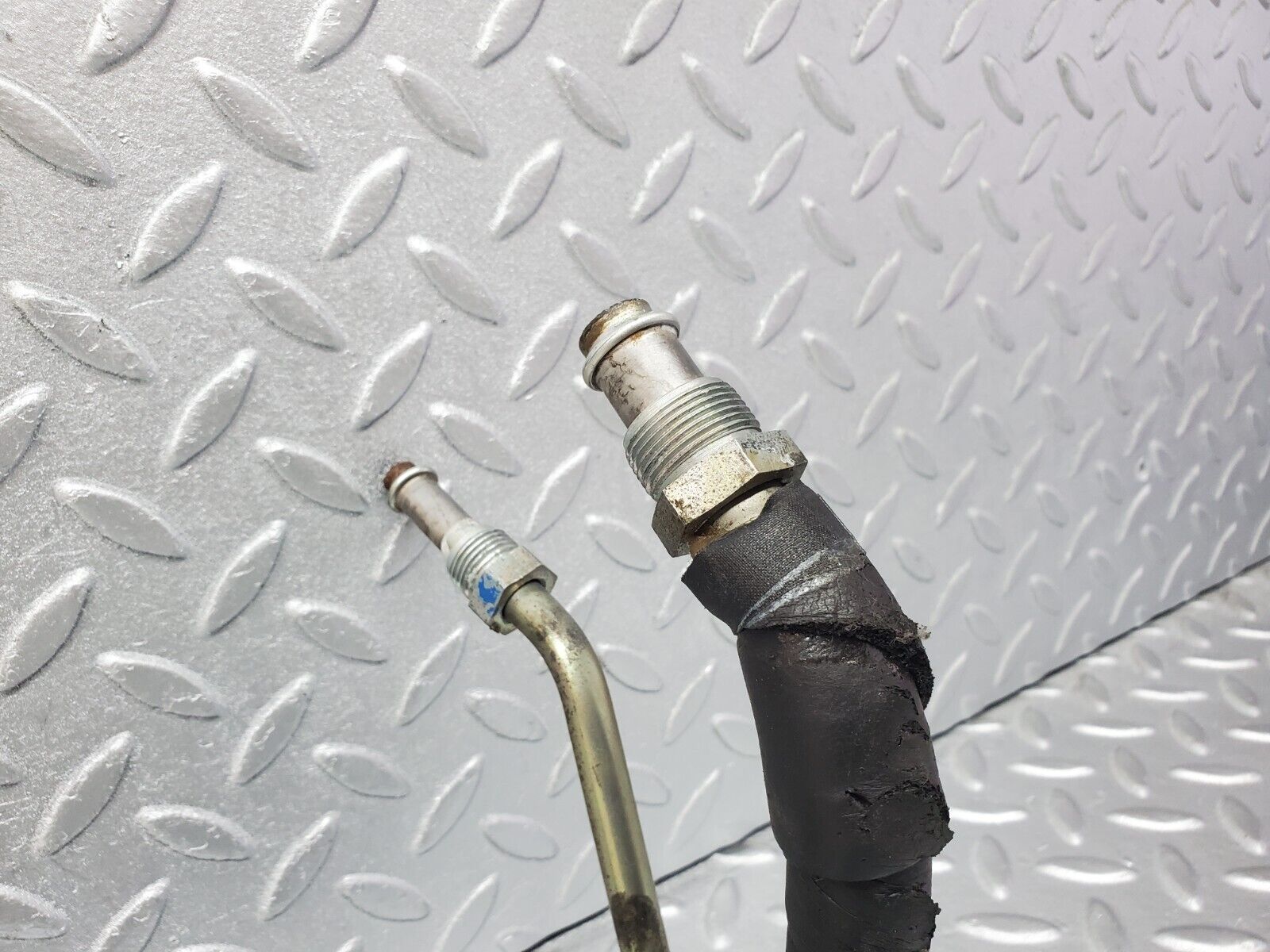 45972 Mercedes-Benz W126 420SE Air Condition Hose Pipe 1268301415 1268301515 1269970581