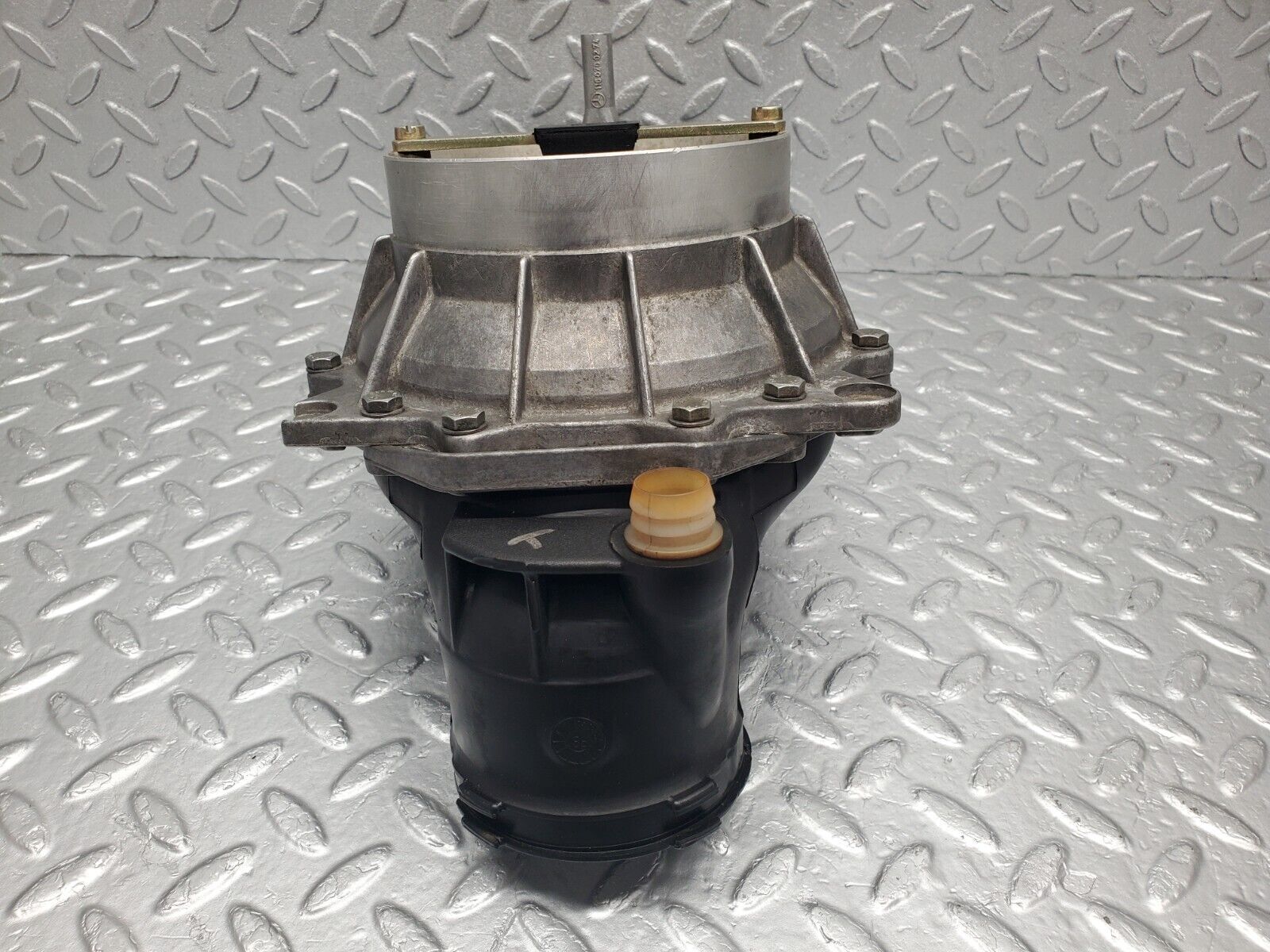 46023 Mercedes-Benz W126 420SE Air Flow Mass Meter Sensor Bosch 0438121037 1161400618