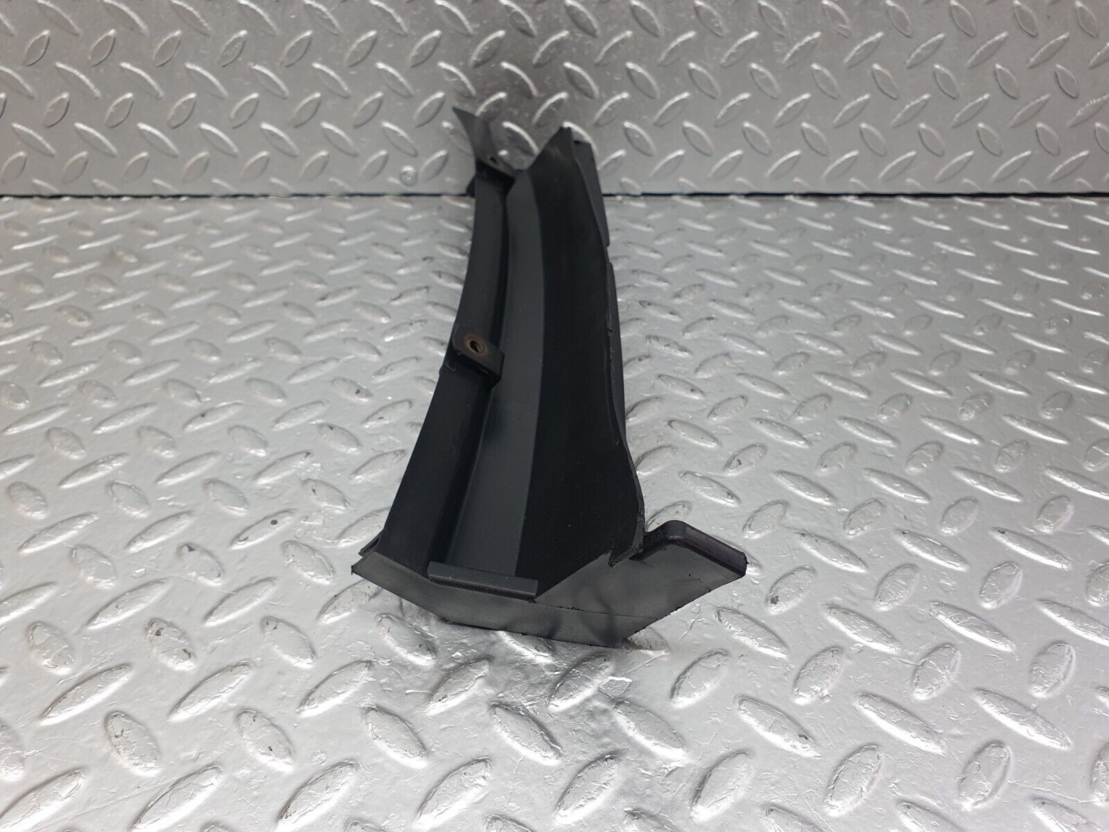 42431 Mercedes-Benz R129 320SL Coupe Windscreen Drain Channel Left 1298310536