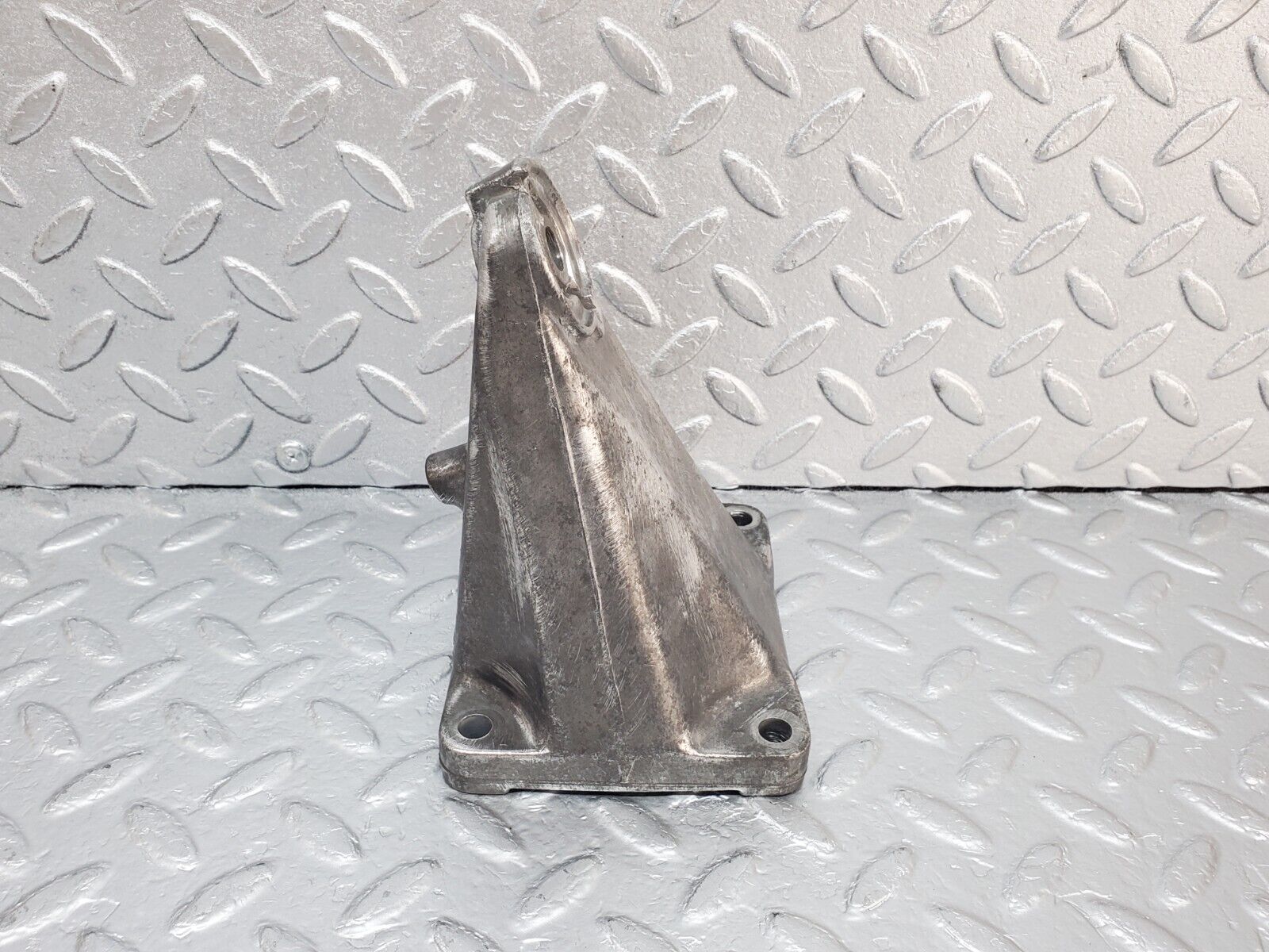 44809 Mercedes-Benz W124 220E Engine Mount Bracket Right Side 6012233004