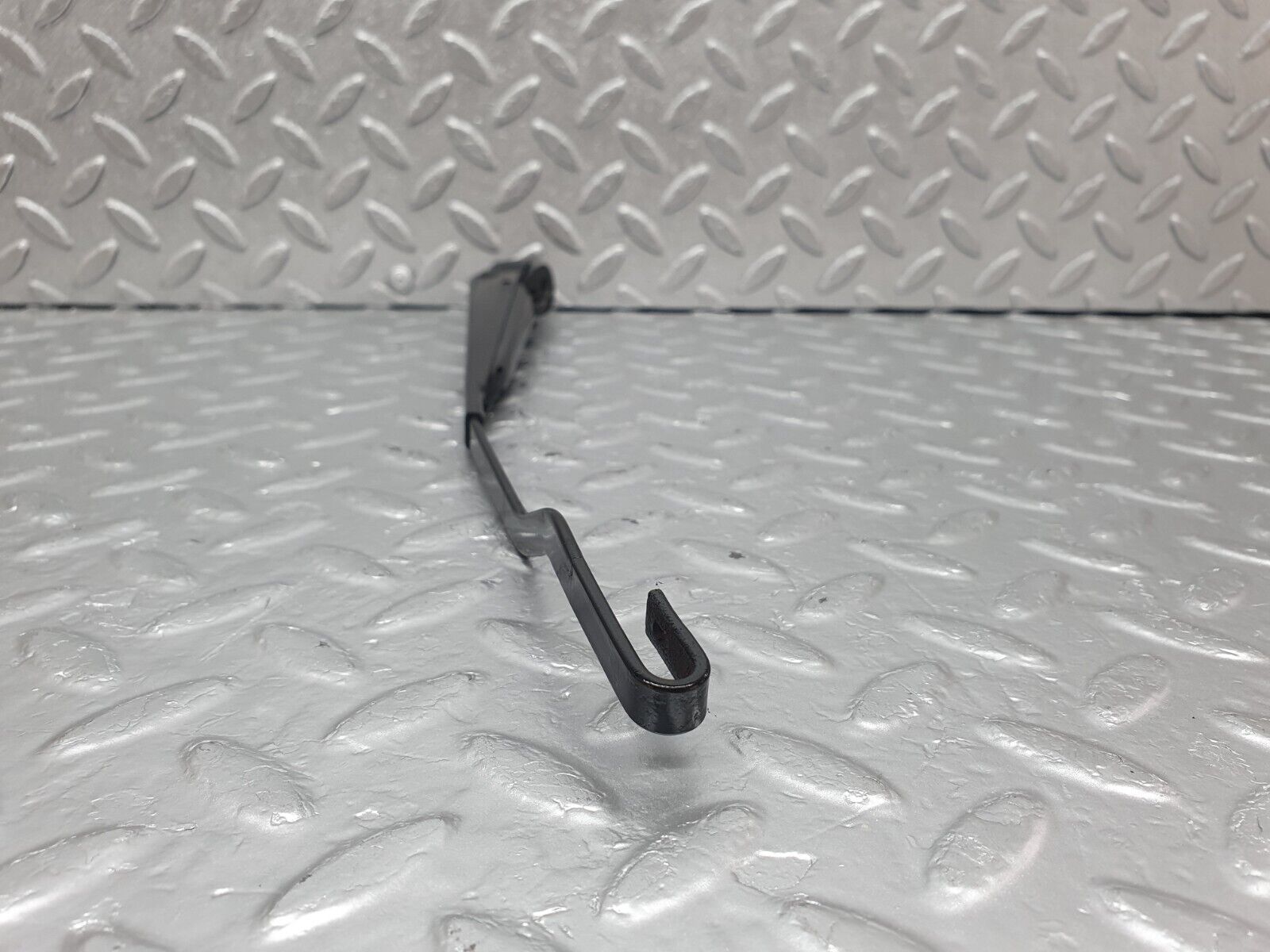 43983 Mercedes-Benz C123 230CE Coupe Wiper Arm Bosch Left Side