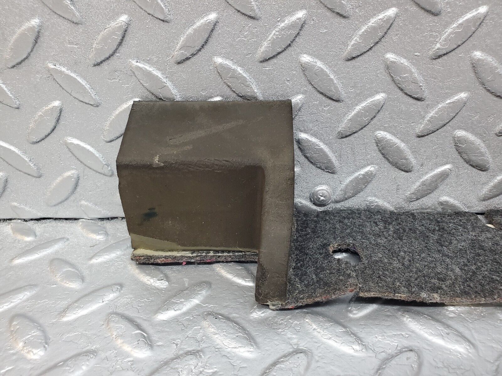 45734 Mercedes-Benz W126 420SE Rear Centre Seat Belt Carpet 1248600097