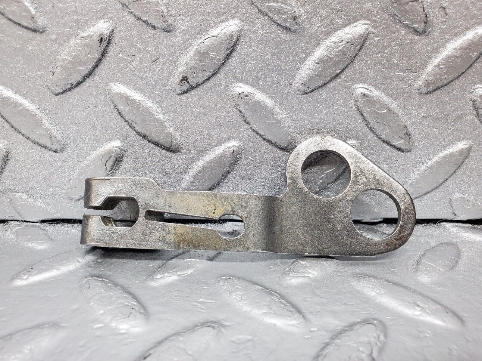 45486 Mercedes-Benz W124 260E Automatic Gearbox Linkage Bracket