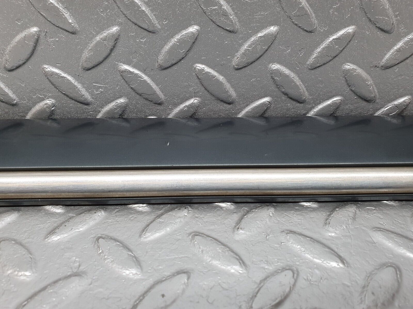 41806 Mercedes-Benz W202 C200 Rear Right Door Centre Moulding Trim 2026909862