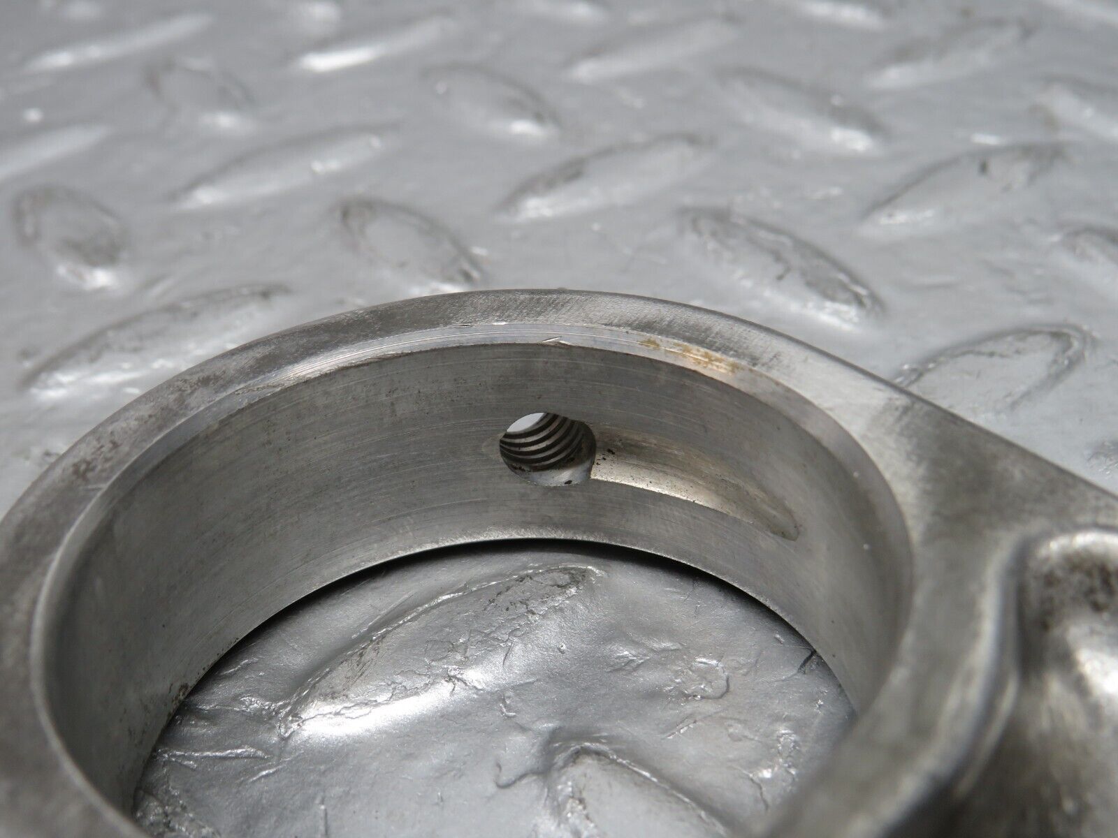 32997 Mercedes-Benz C107 R107 350 V8 Camshaft Tower Bearing 1160512112