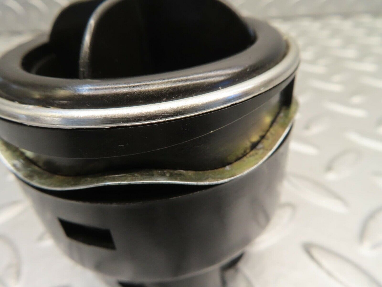 11786 Mercedes-Benz R107 450SL Dashboard Air Vent