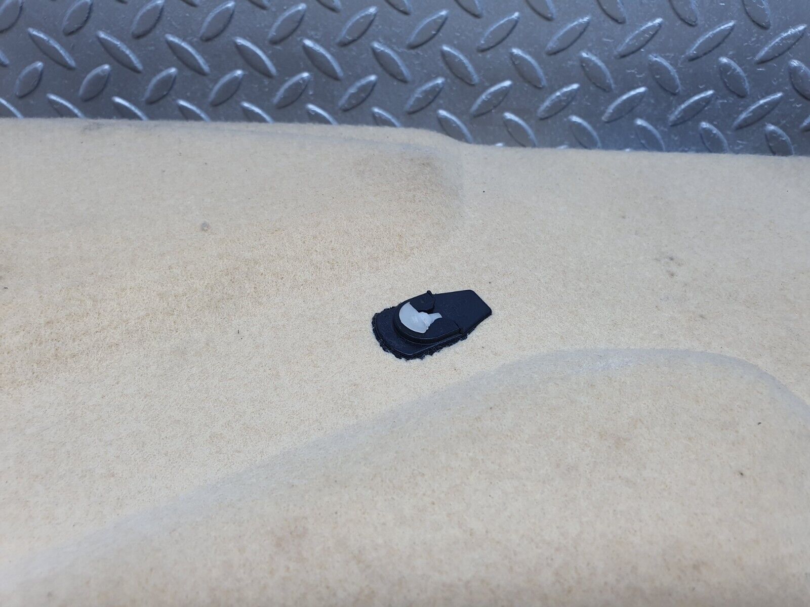 42258 Mercedes-Benz R129 320SL Coupe Interior Boot Lid Cover Panel Beige