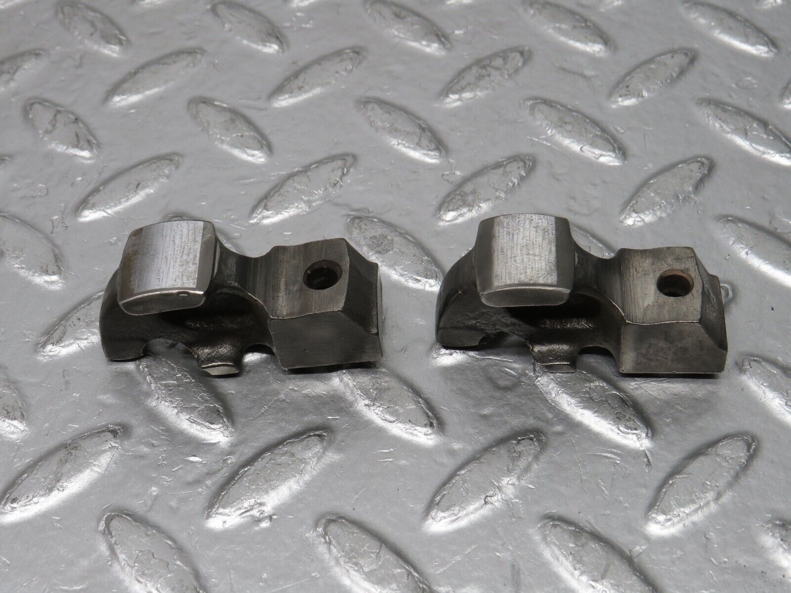 33003 Mercedes-Benz C107 R107 350 V8 Valve Rocker Arm With Spring & Tappet