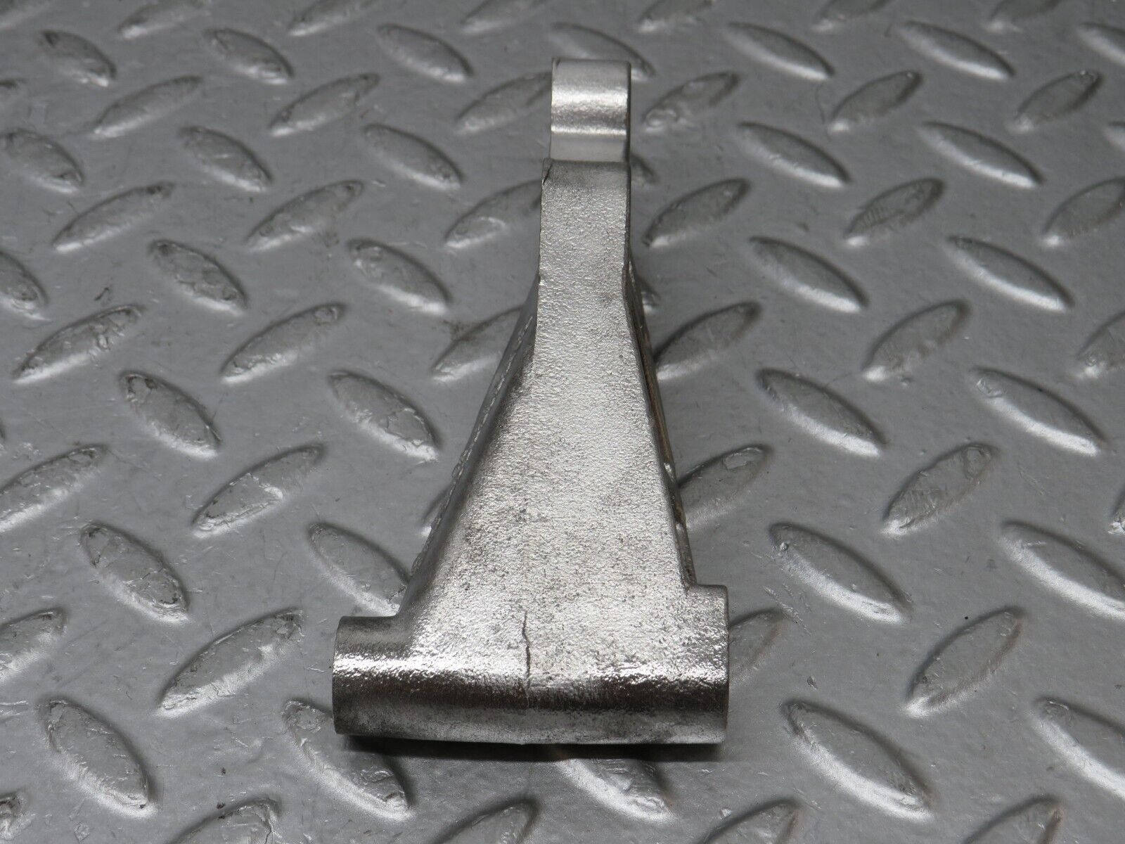 35477 Mercedes-Benz R107 280SL Power Steering Pump Bracket 1104663141