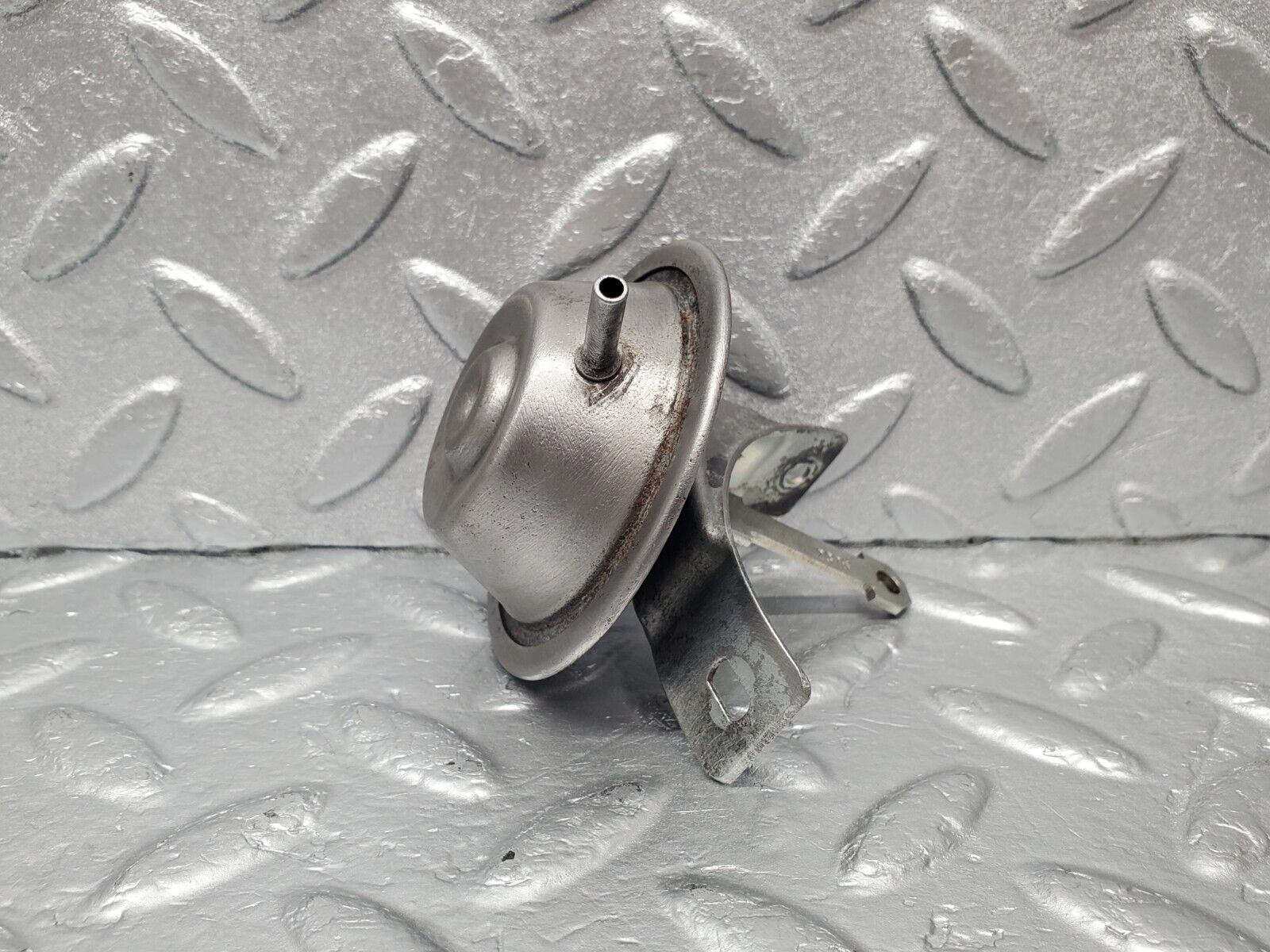 46584 Mercedes-Benz C123 280CE Coupe Ignition Distributor Vacuum Control Valve