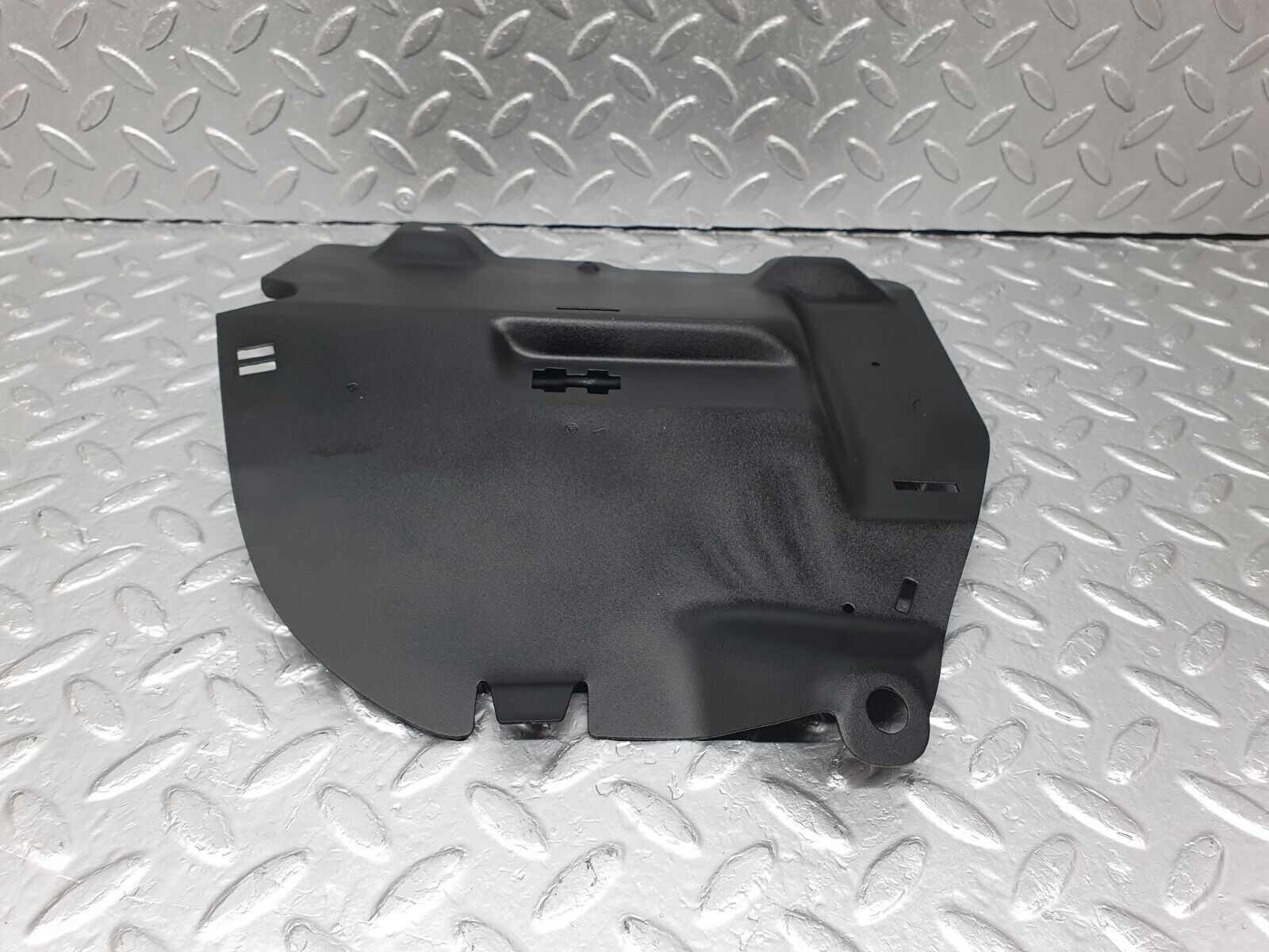 42806 Mercedes-Benz W201 190 2.0L Relay Bracket