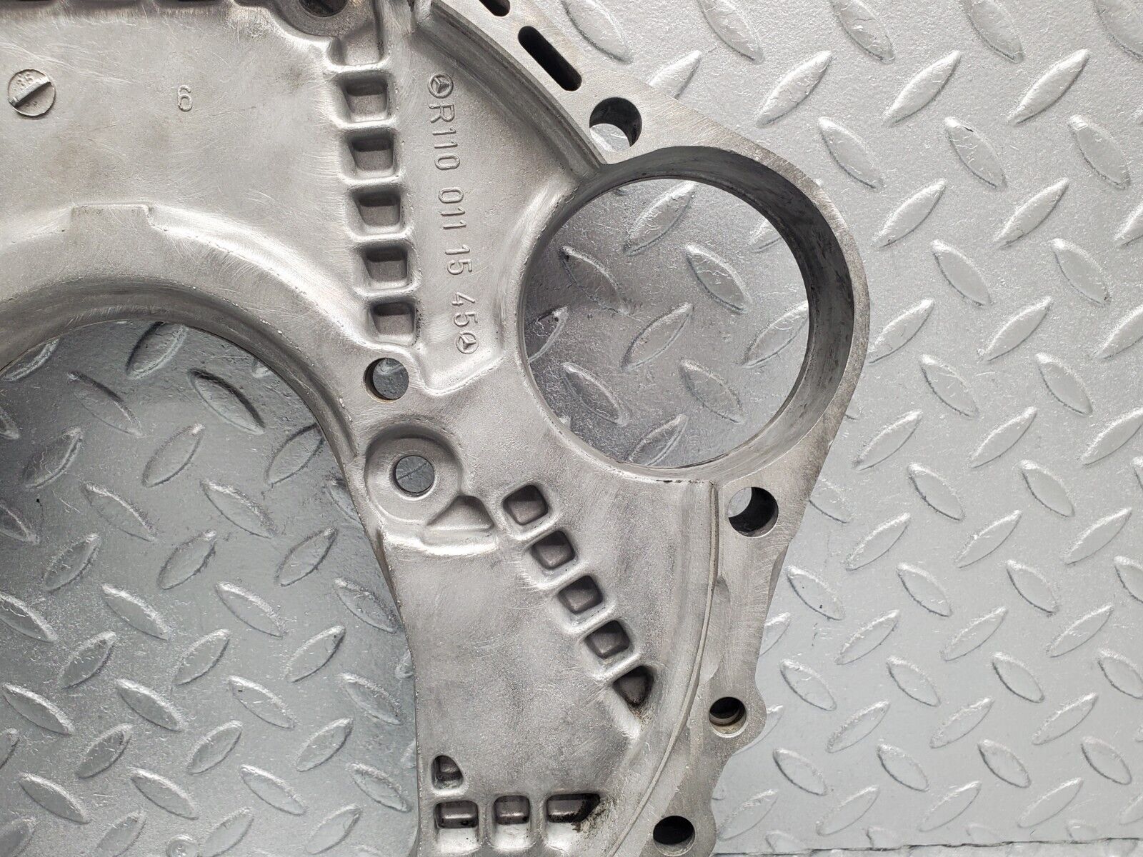 46661 Mercedes-Benz C123 280CE Coupe Gearbox Flange 1100111545