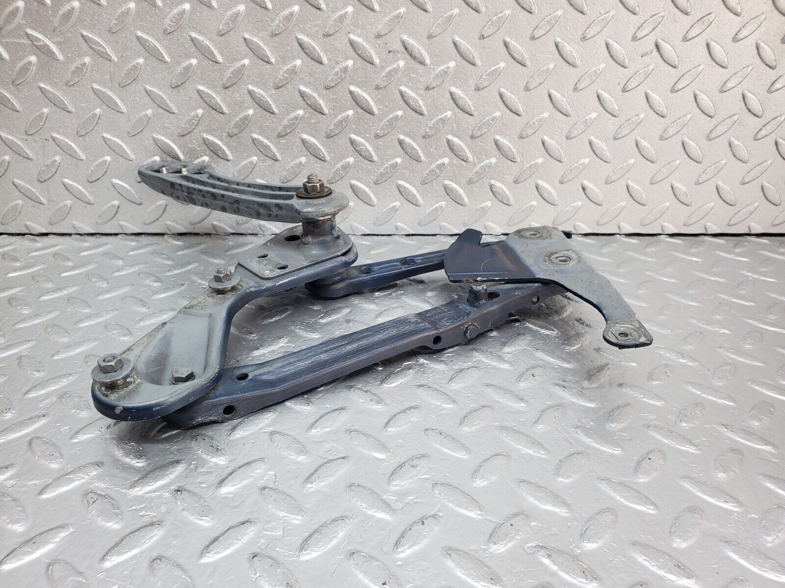 44842 Mercedes-Benz W124 220E Bonnet Hinge Right Side 1248800428 1298870274