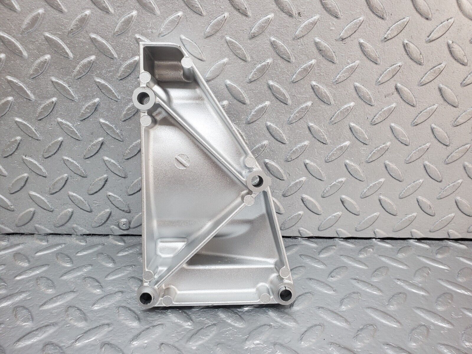 45080 Mercedes-Benz R129 300SL Coupe Alternator Generator Bracket 1031550435