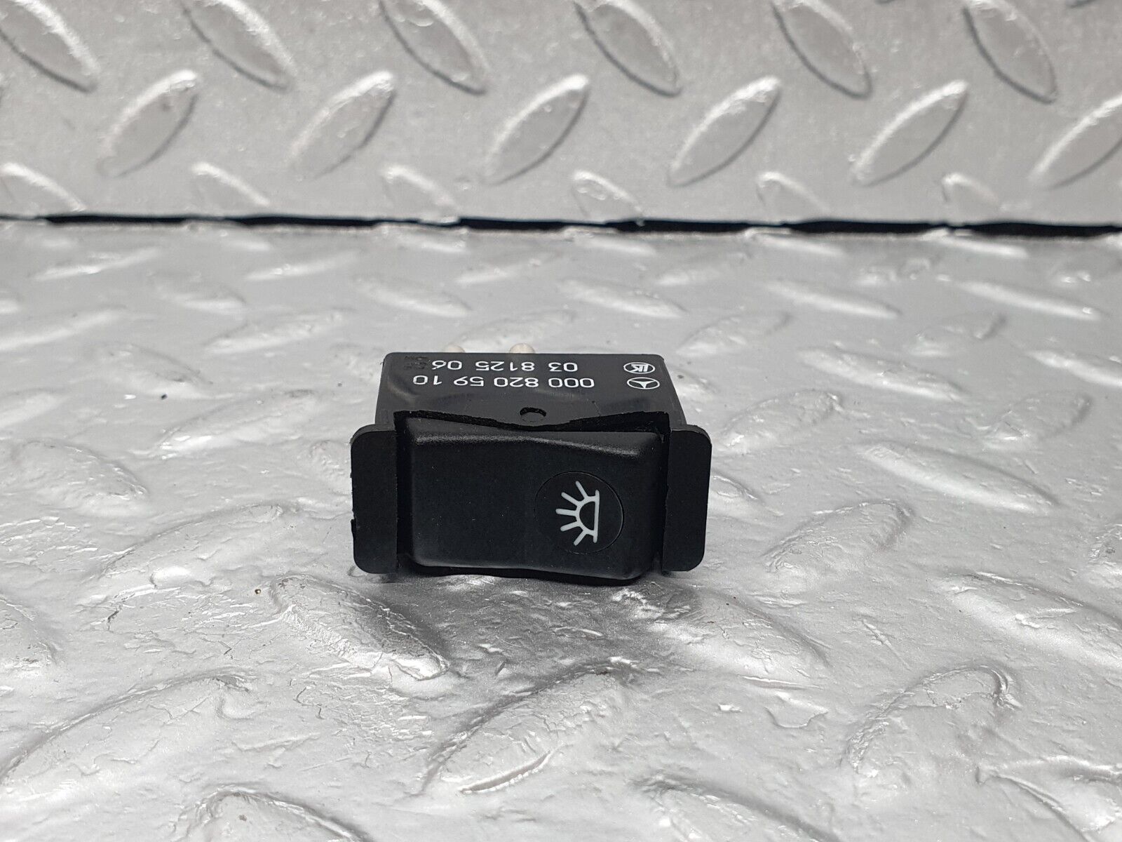 43550 Mercedes-Benz C126 380SEC Coupe Interior Light Switch 0008205910