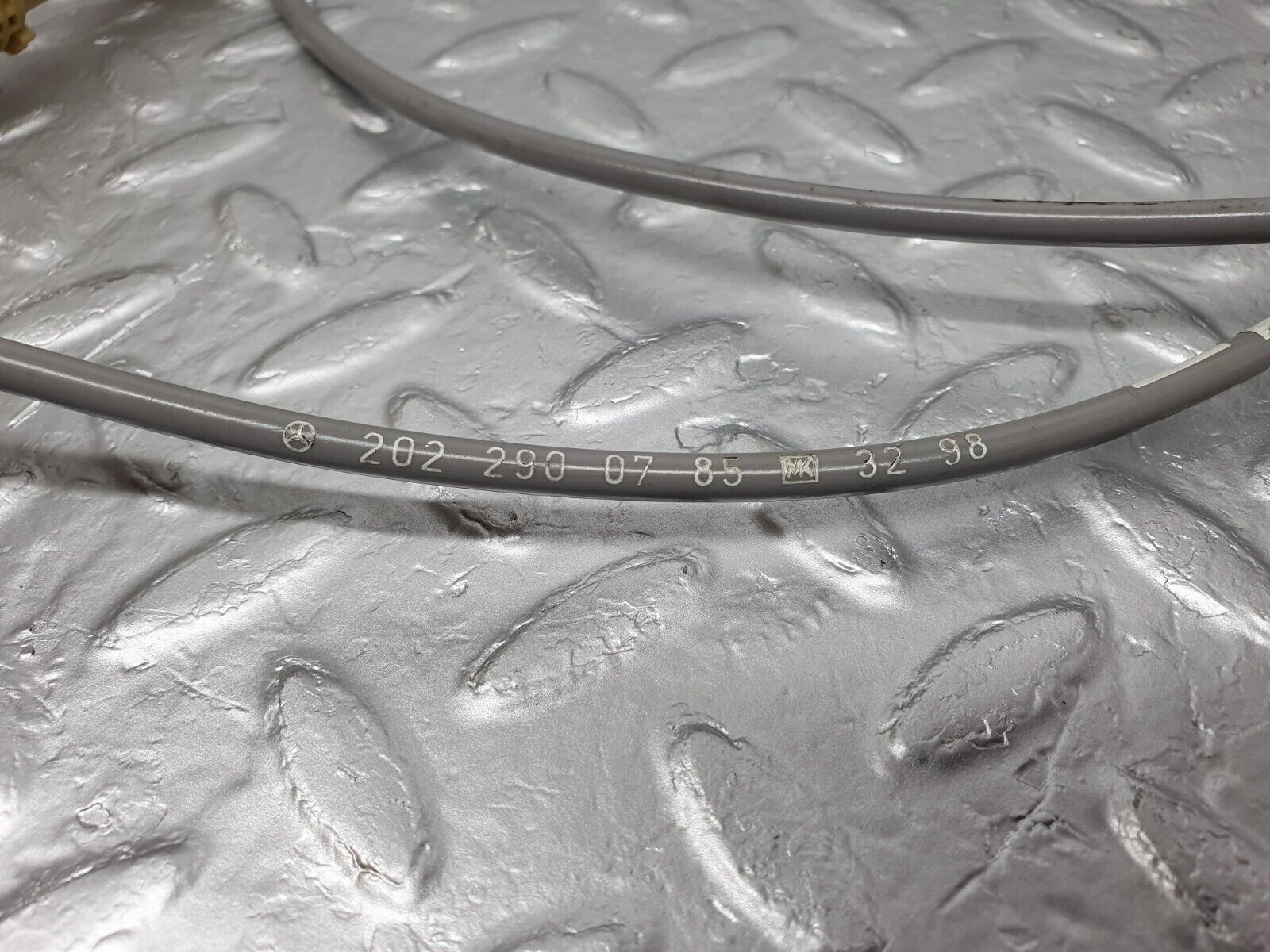 42062 Mercedes-Benz W202 C200 Gearbox Cable 2022900785