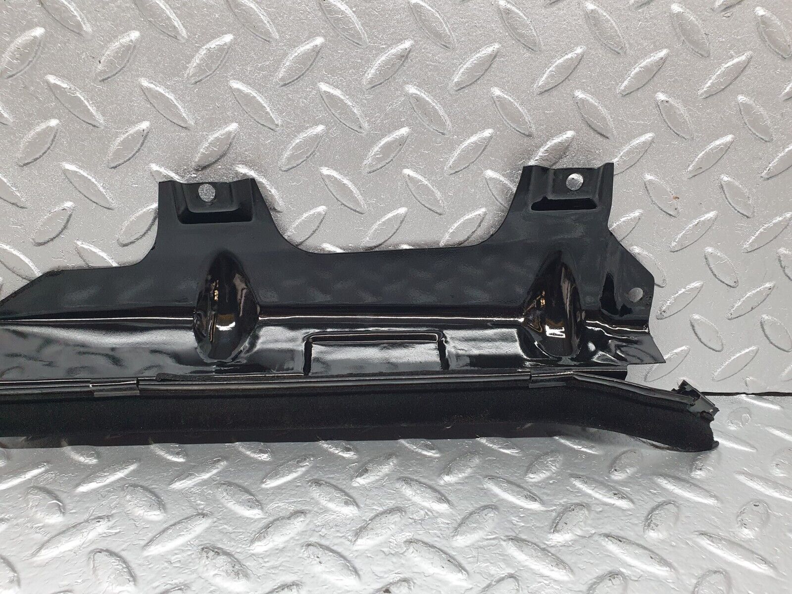 43903 Mercedes-Benz C123 230CE Coupe Rear Right Window Channel Support Bracket