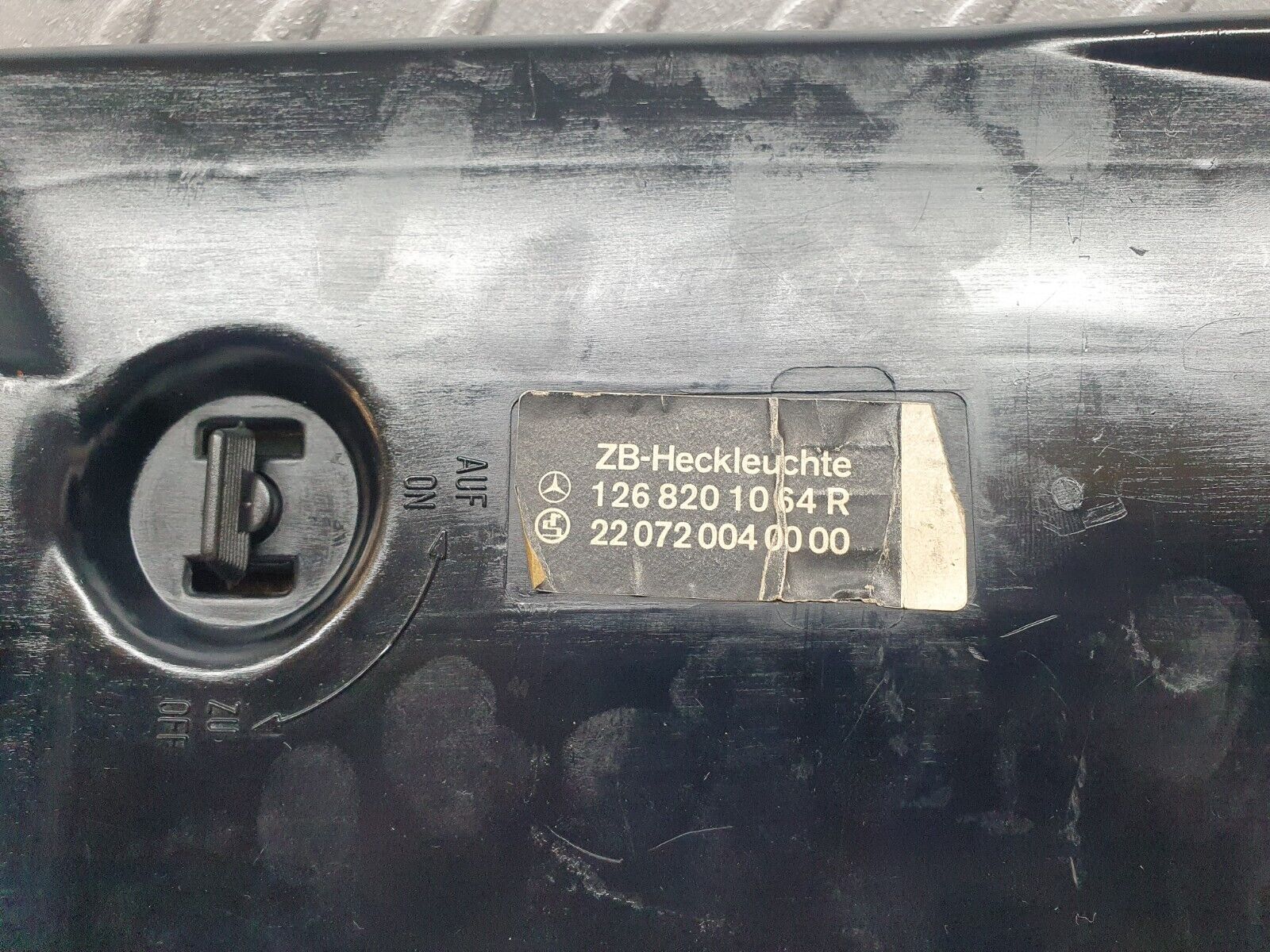 43621 Mercedes-Benz C126 380SEC Coupe Tail Light Right Side 1268201064