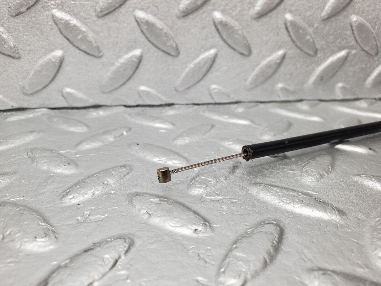 46949 Mercedes-Benz R129 320SL Coupe Trunk Lock Vacuum Actuator