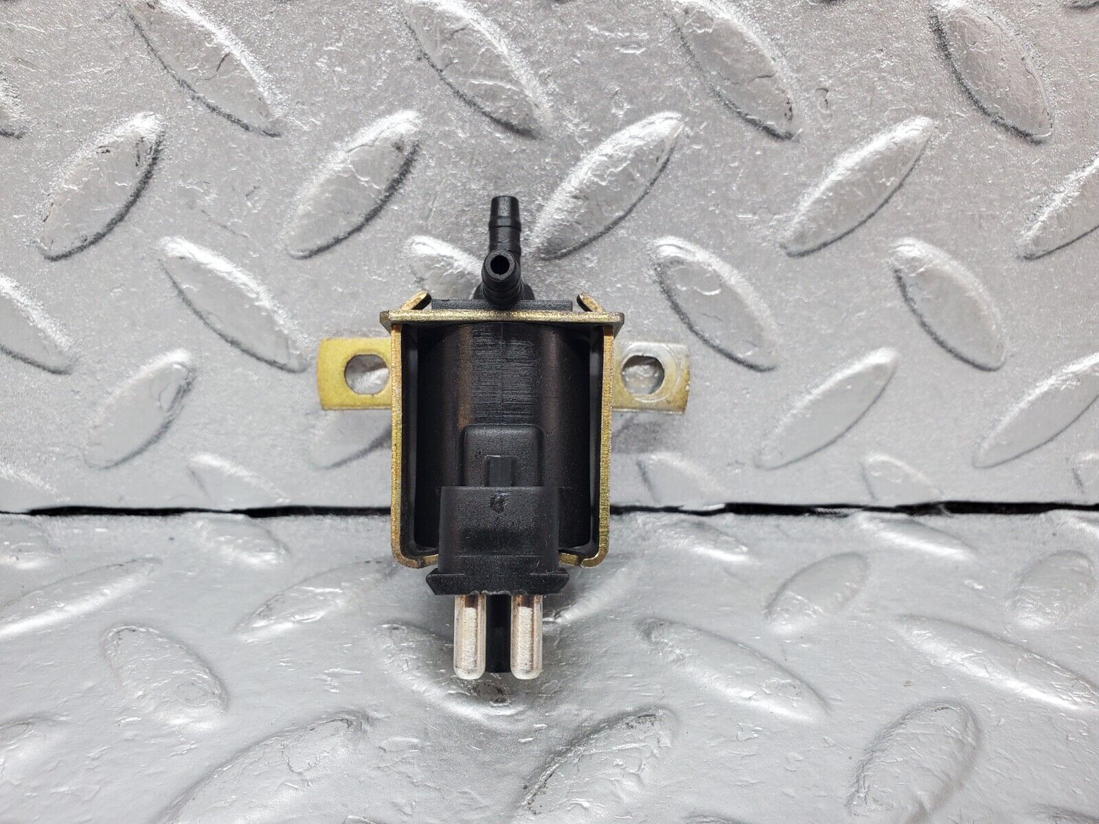 44955 Mercedes-Benz R129 300SL Coupe Vacuum Control Valve Pierburg 0015407097