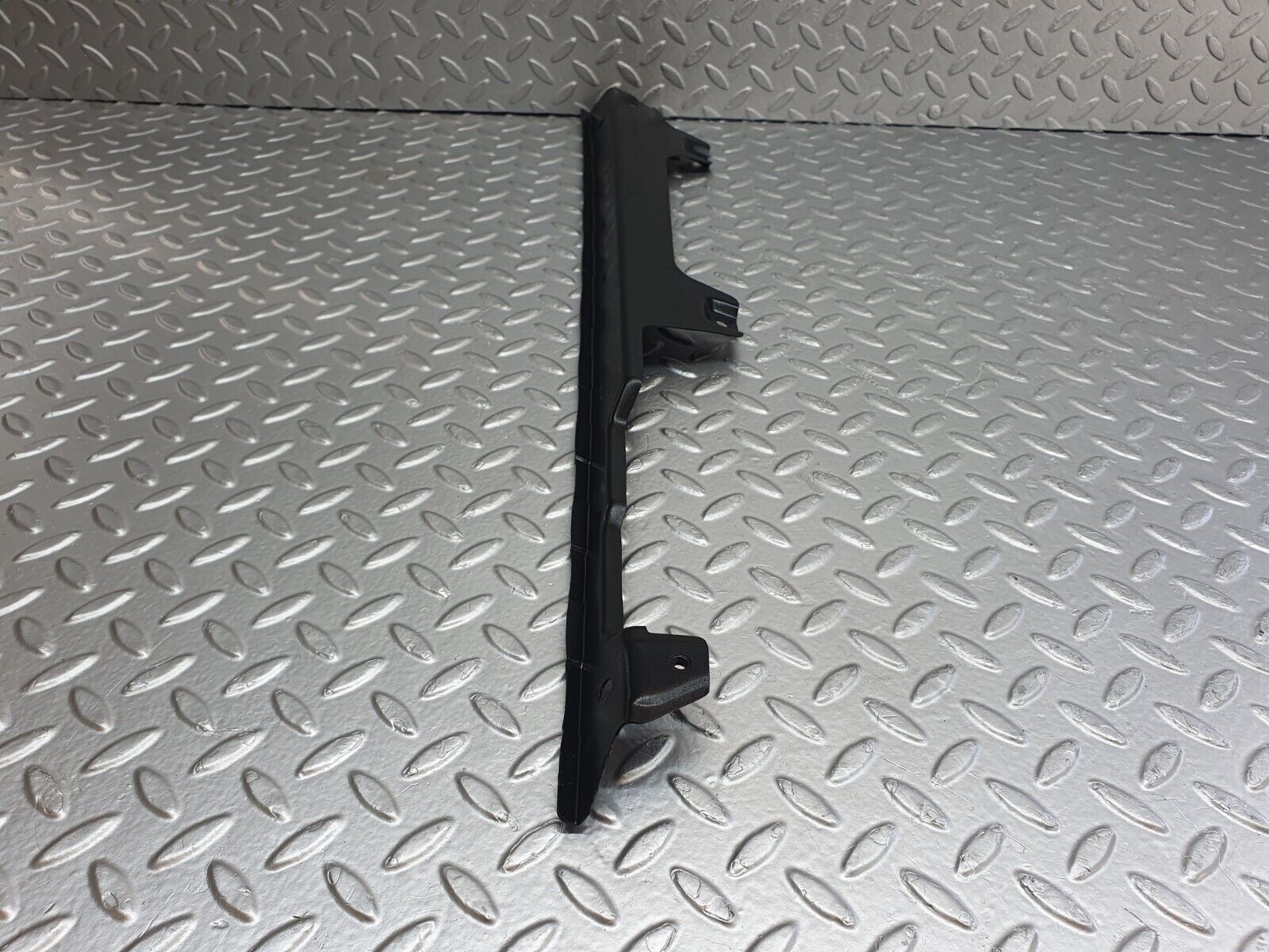 43717 Mercedes-Benz C126 380SEC Coupe Rear Window Channel Support Bracket Right Side