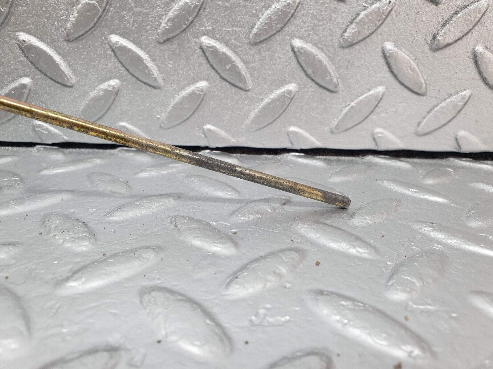 43680 Mercedes-Benz C126 380SEC Coupe Fuel Tank Flap Cap Vacuum Actuator