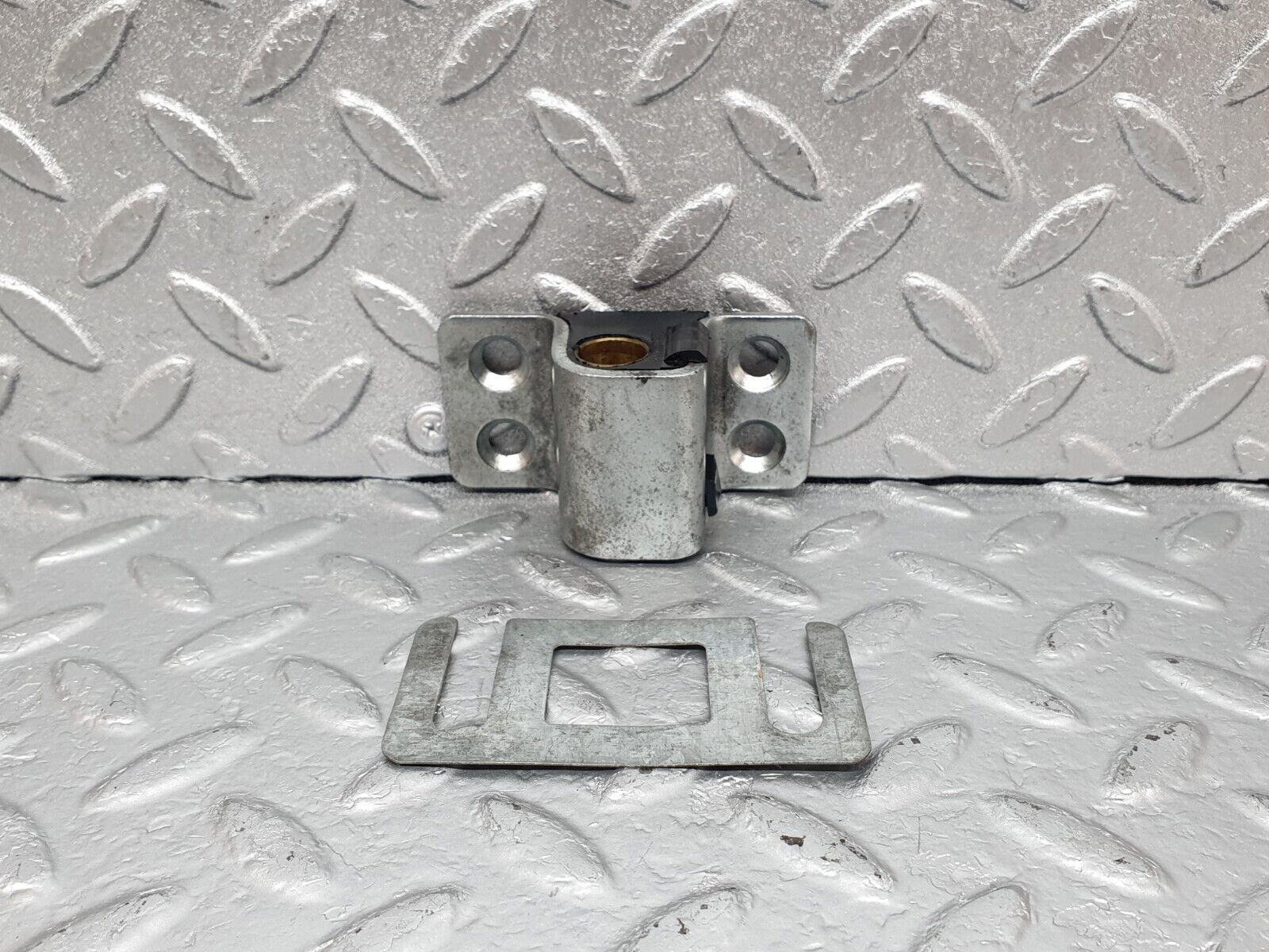 43980 Mercedes-Benz C123 230CE Coupe Left Door Lock Latch