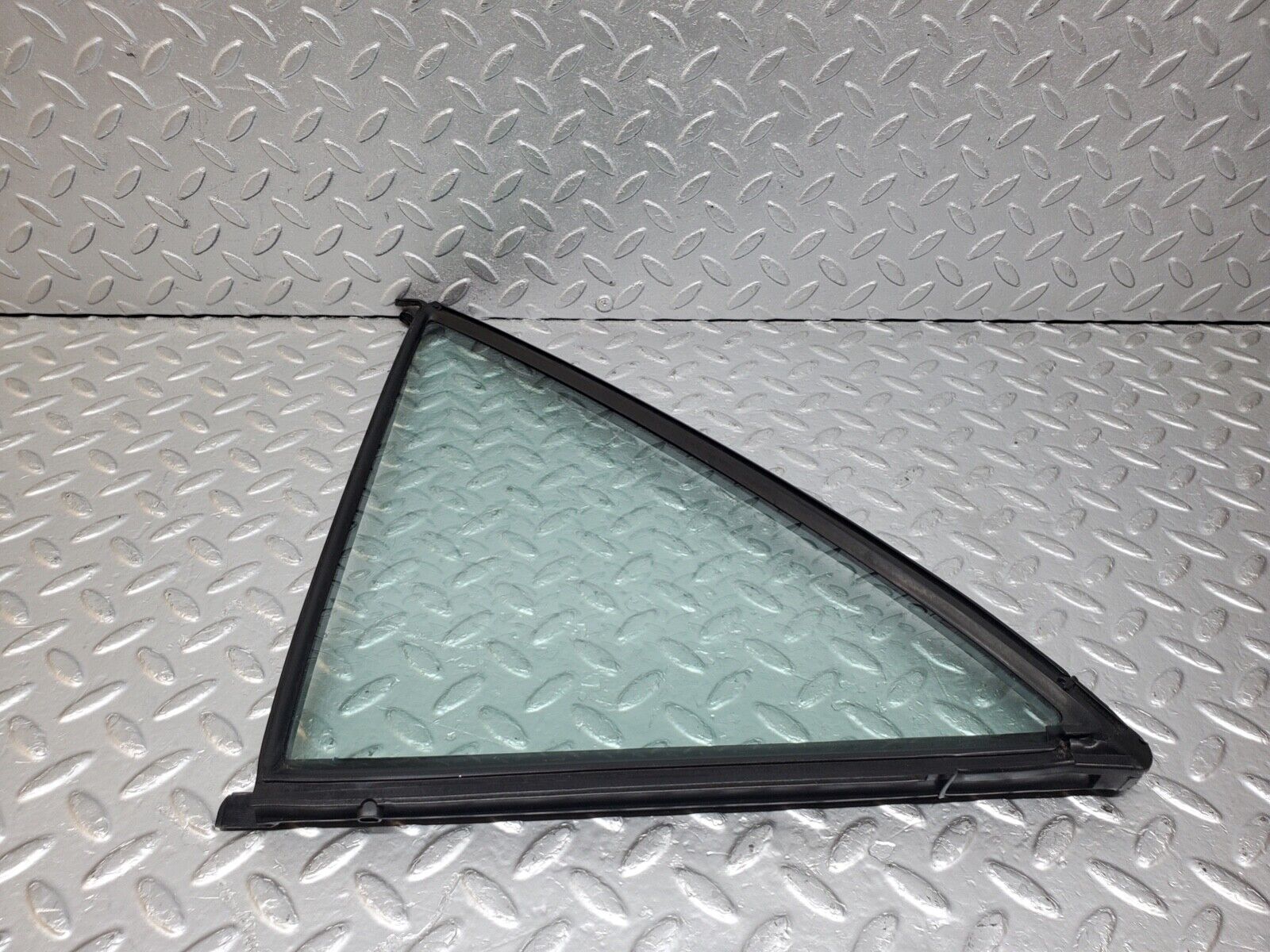 44635 Mercedes-Benz W124 220E Rear Left Quarter Window Glass 1247350524