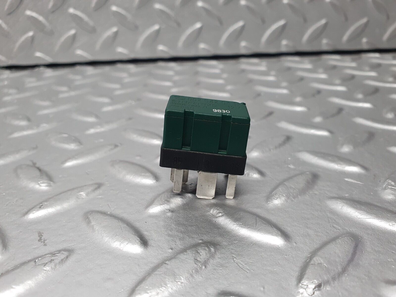 41798 Mercedes-Benz W202 C200 Overload Relay 0025420319