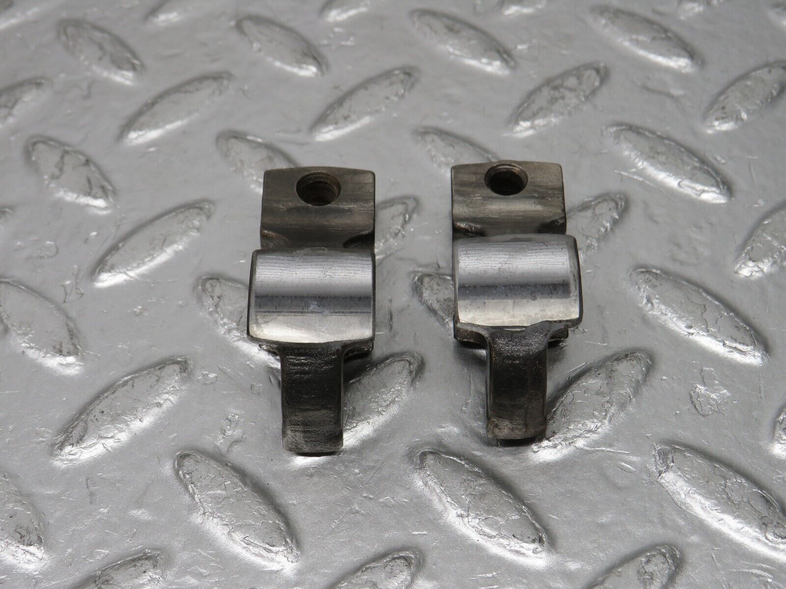 33005 Mercedes-Benz C107 R107 350 V8 Valve Rocker Arm With Spring & Tappet