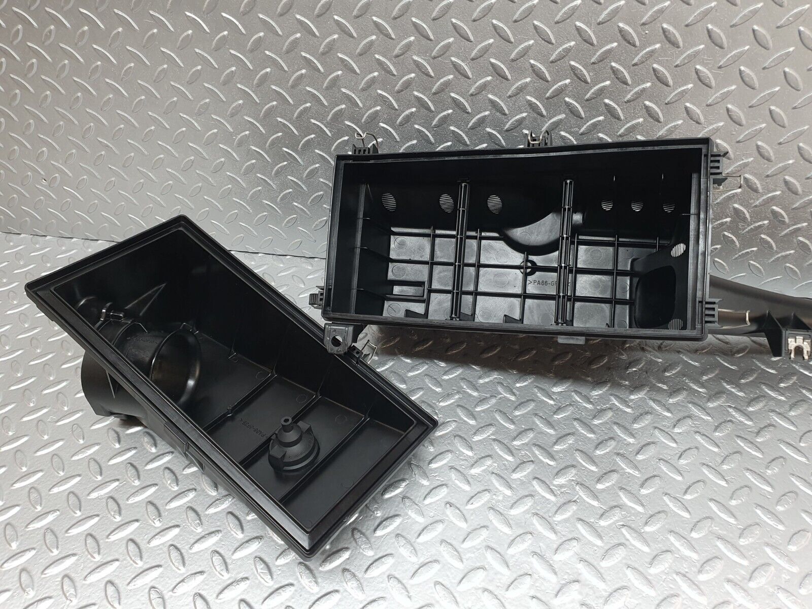 42191 Mercedes-Benz R129 320SL Coupe Air Filter Box Housing 1040940104 1040901101