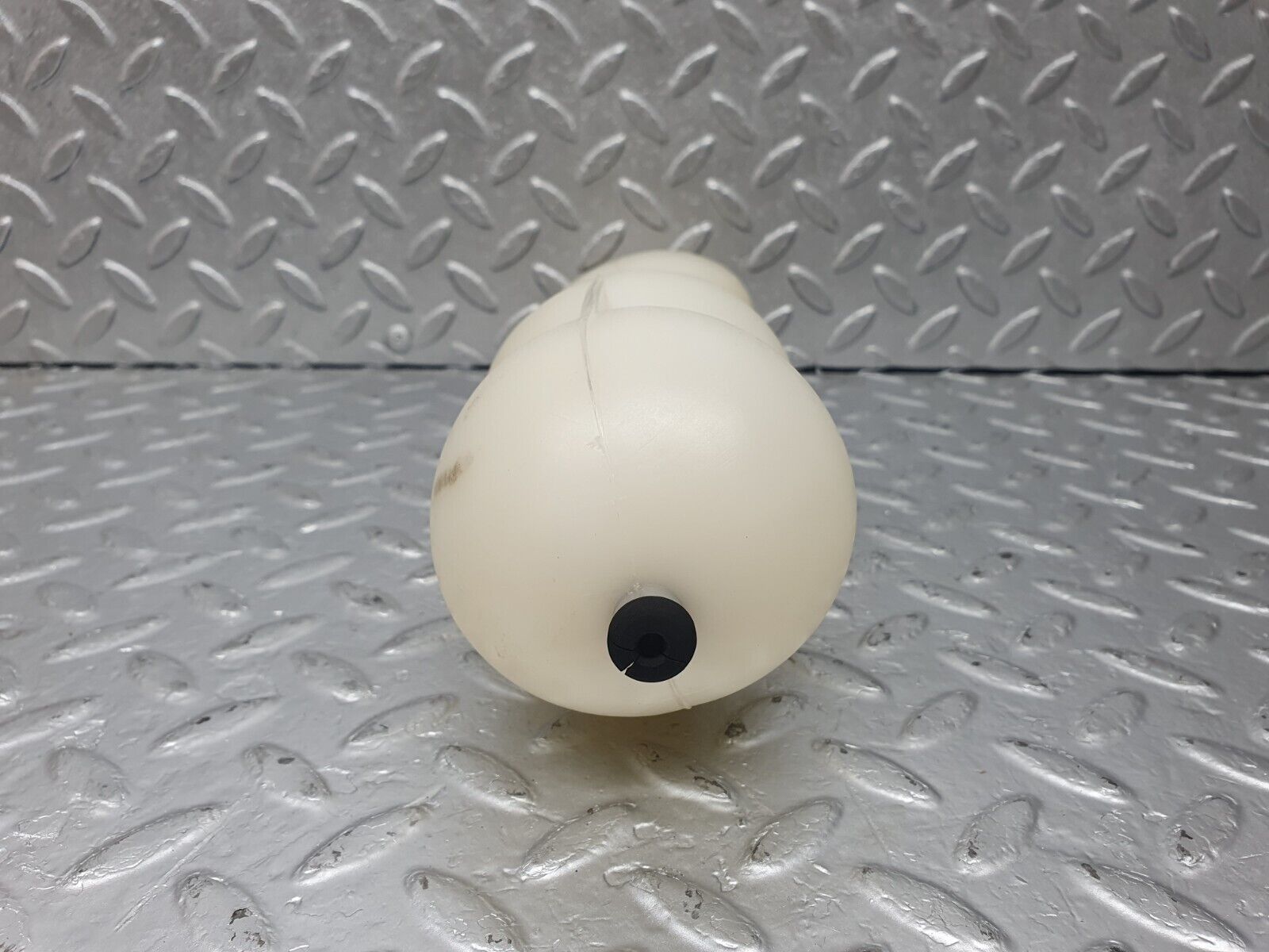 43505 Mercedes-Benz C126 380SEC Coupe Vacuum Reservoir Tank