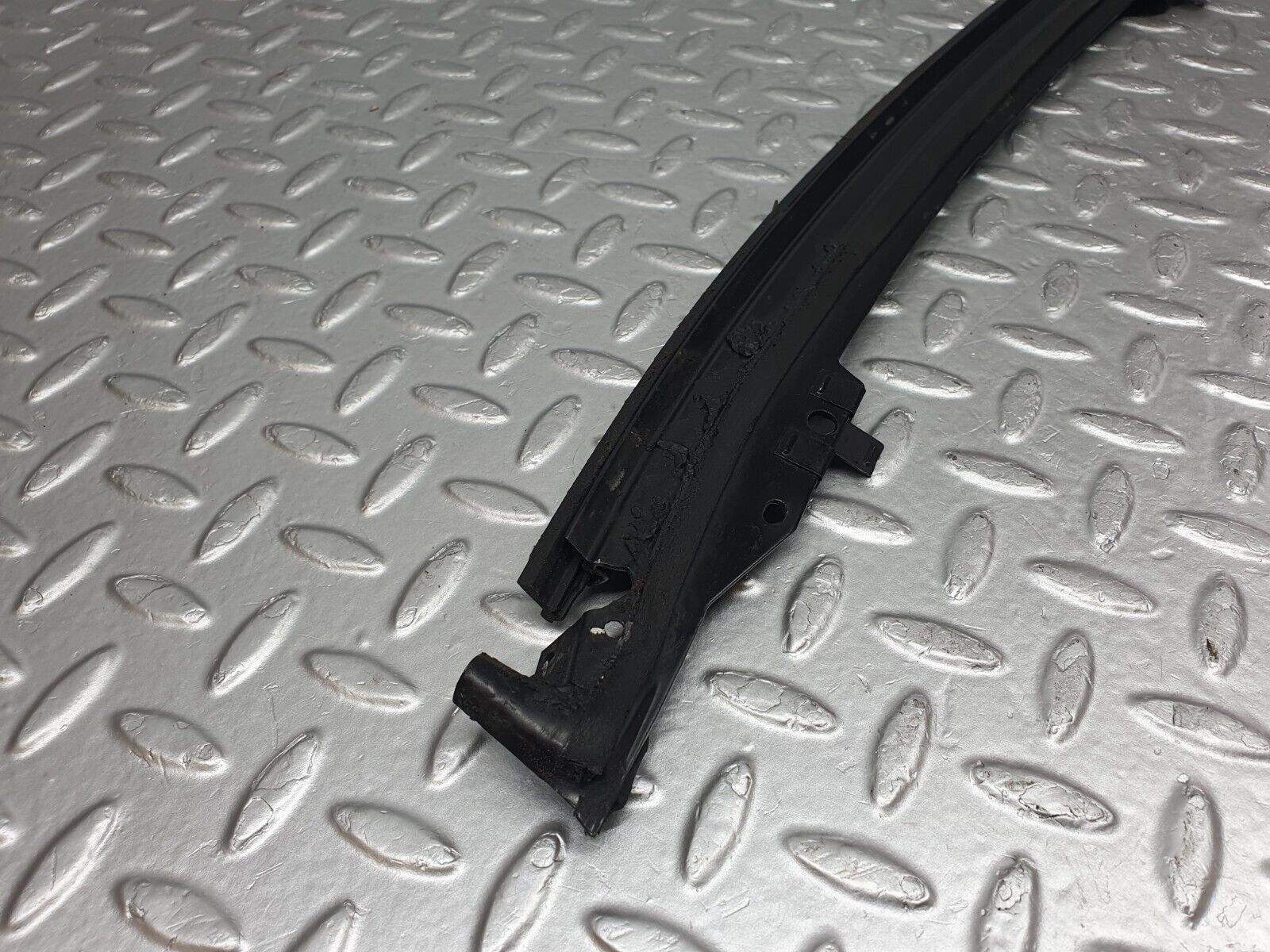 42642 Mercedes-Benz R129 320SL Coupe Front Windscreen Top Moulding Trim