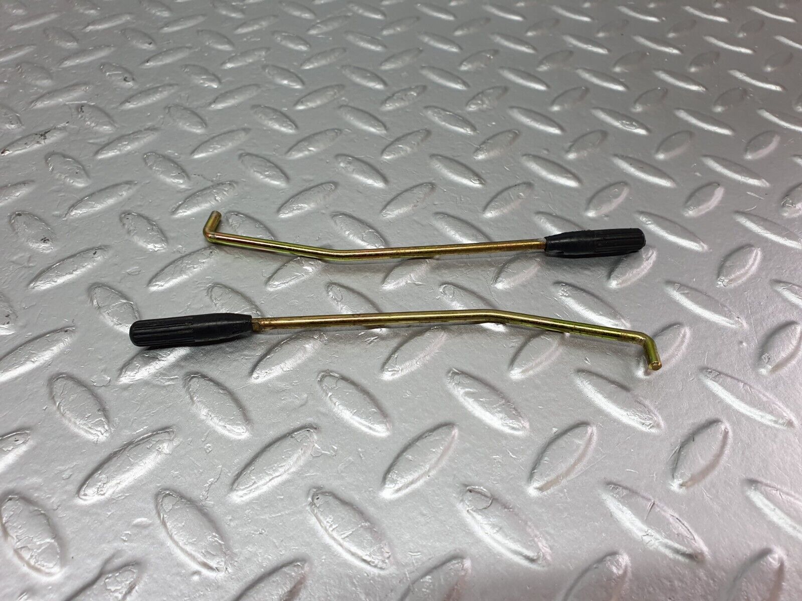 41707 Mercedes-Benz W124 200E Front Door Lock Knob Pair