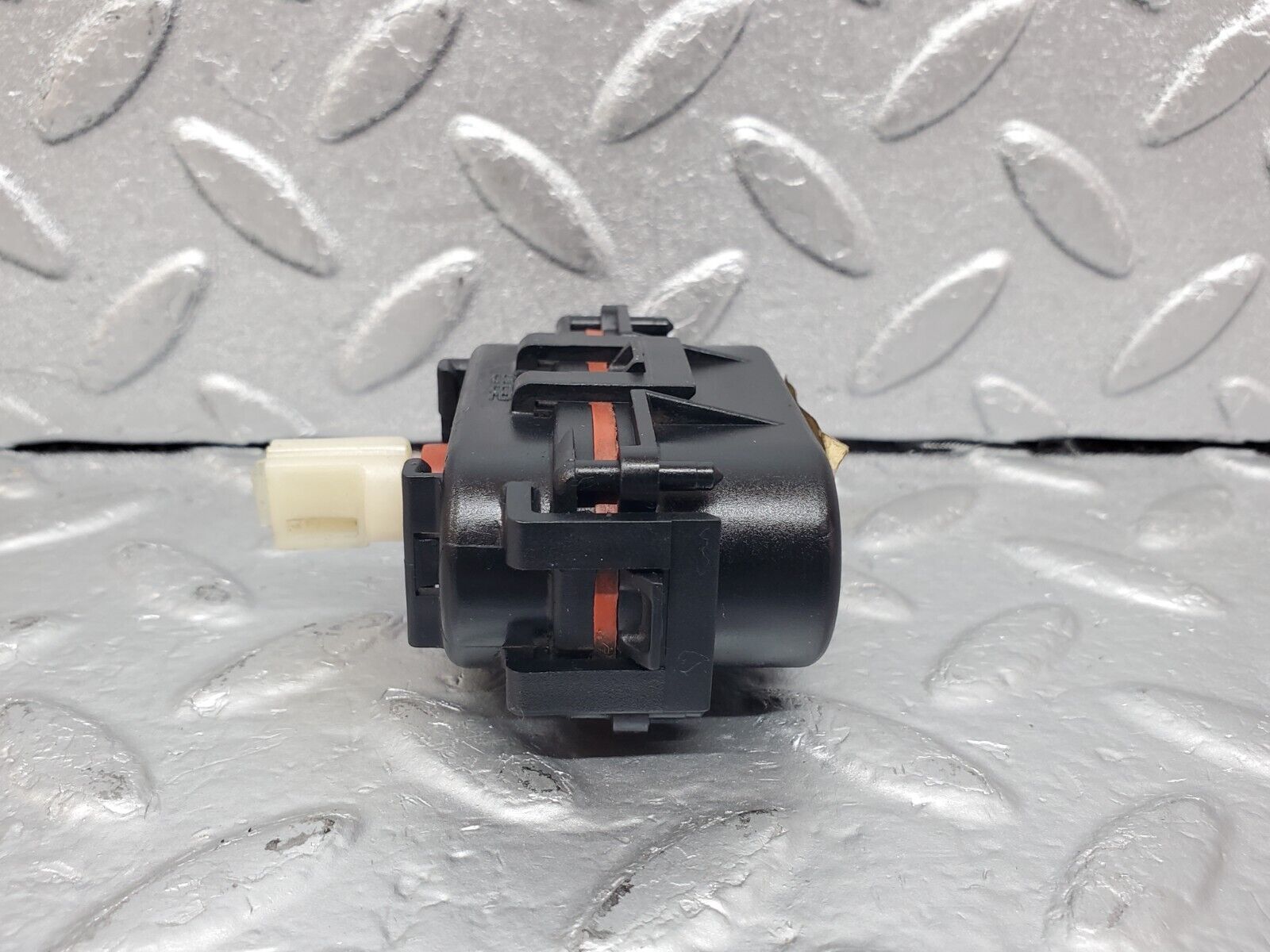 44913 Mercedes-Benz R129 300SL Coupe Heater Box Vacuum Actuator