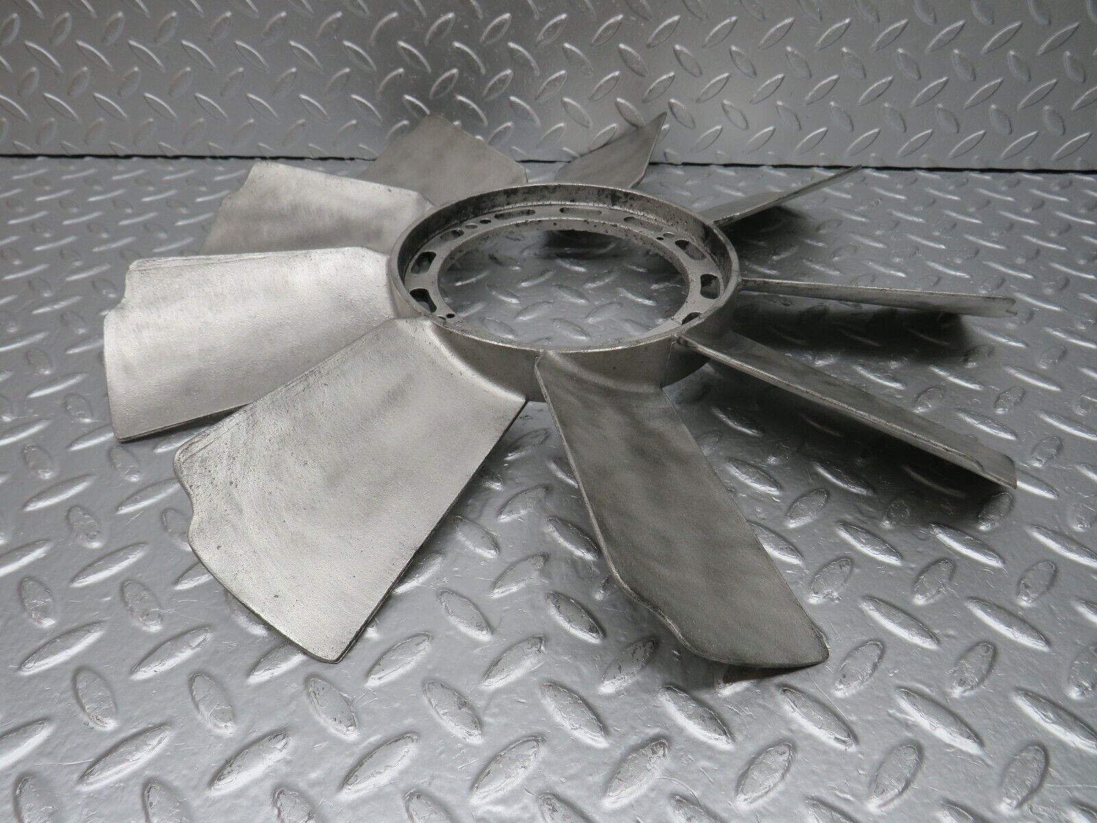 33138 Mercedes-Benz C107 R107 Engine Cooling Fan 1162051906