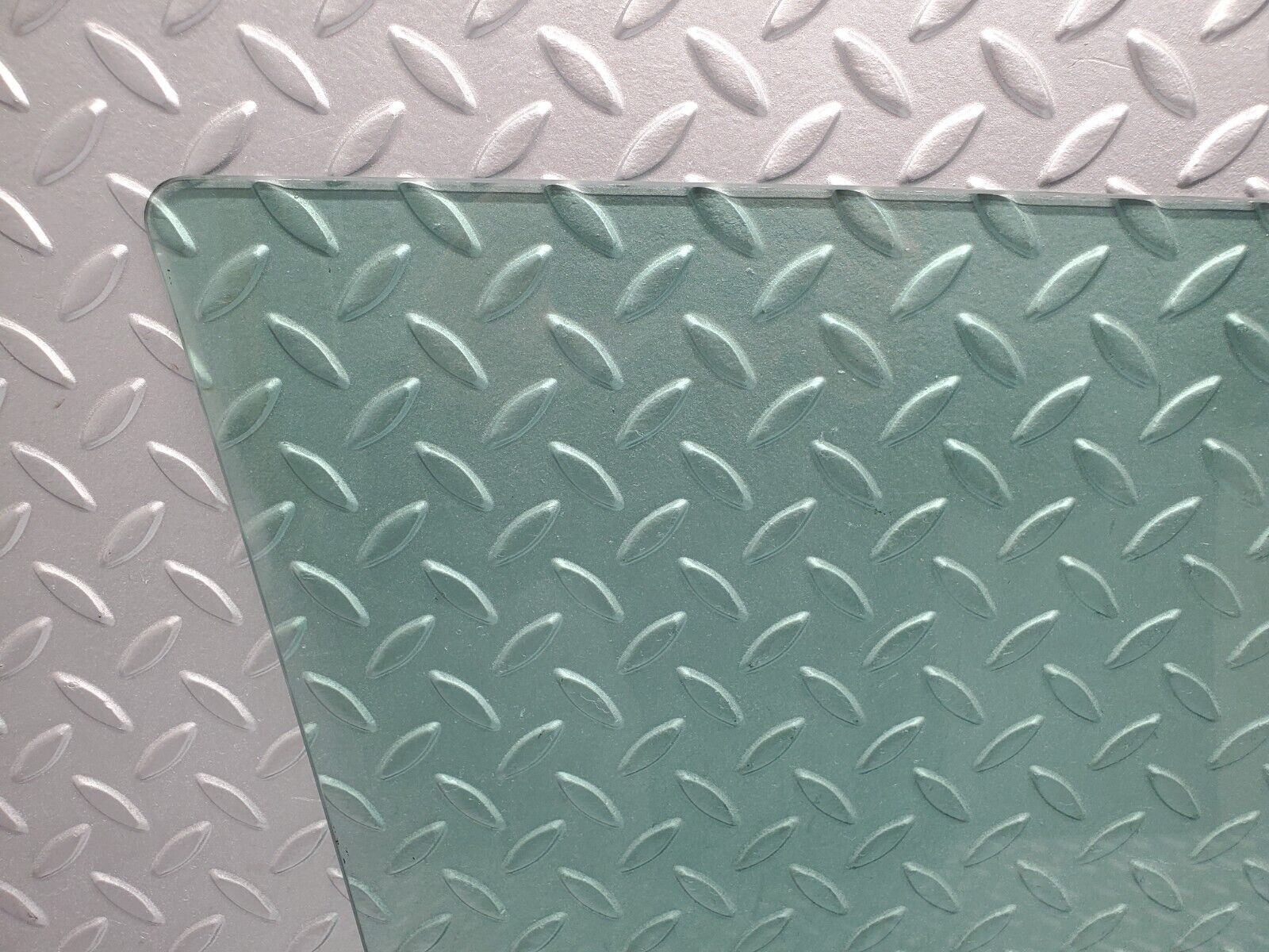 46247 Mercedes-Benz W124 280E Front Left Door Window Glass