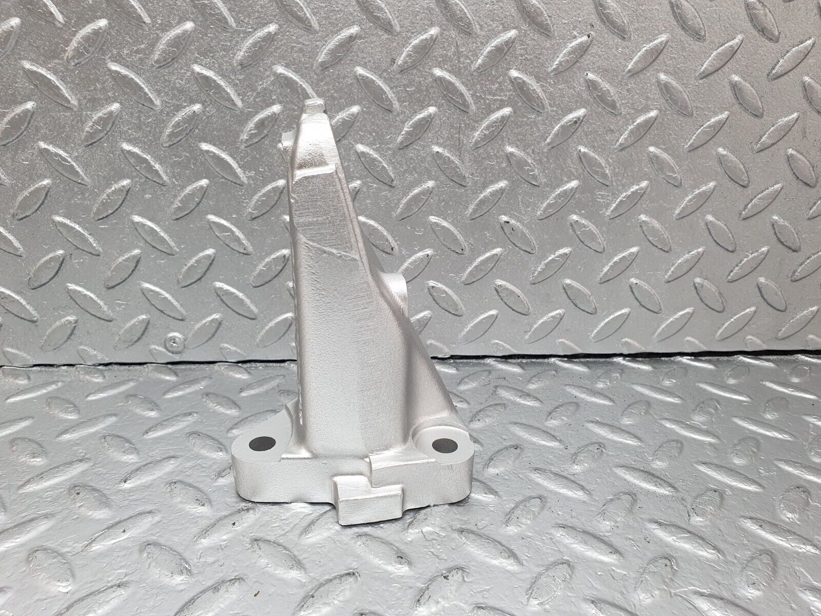 42711 Mercedes-Benz W201 190 2.0L Engine Mount Bracket Right Side 1022234204