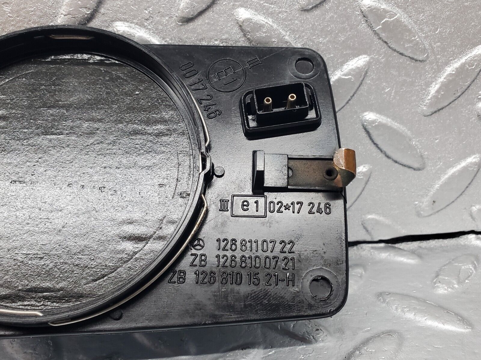 45746 Mercedes-Benz W126 420SE Wing Mirror Glass Left 1268110722