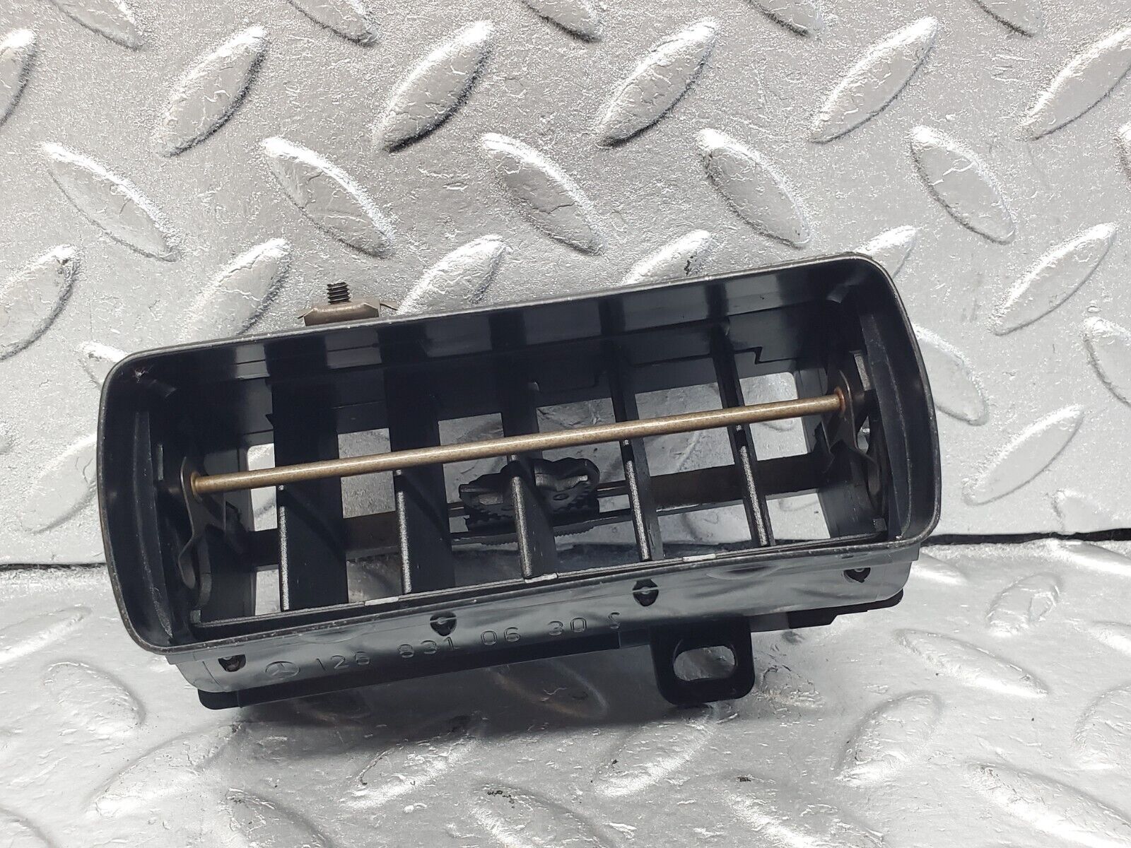 45964 Mercedes-Benz W126 420SE Dashboard Air Vent Right Side 1268310630