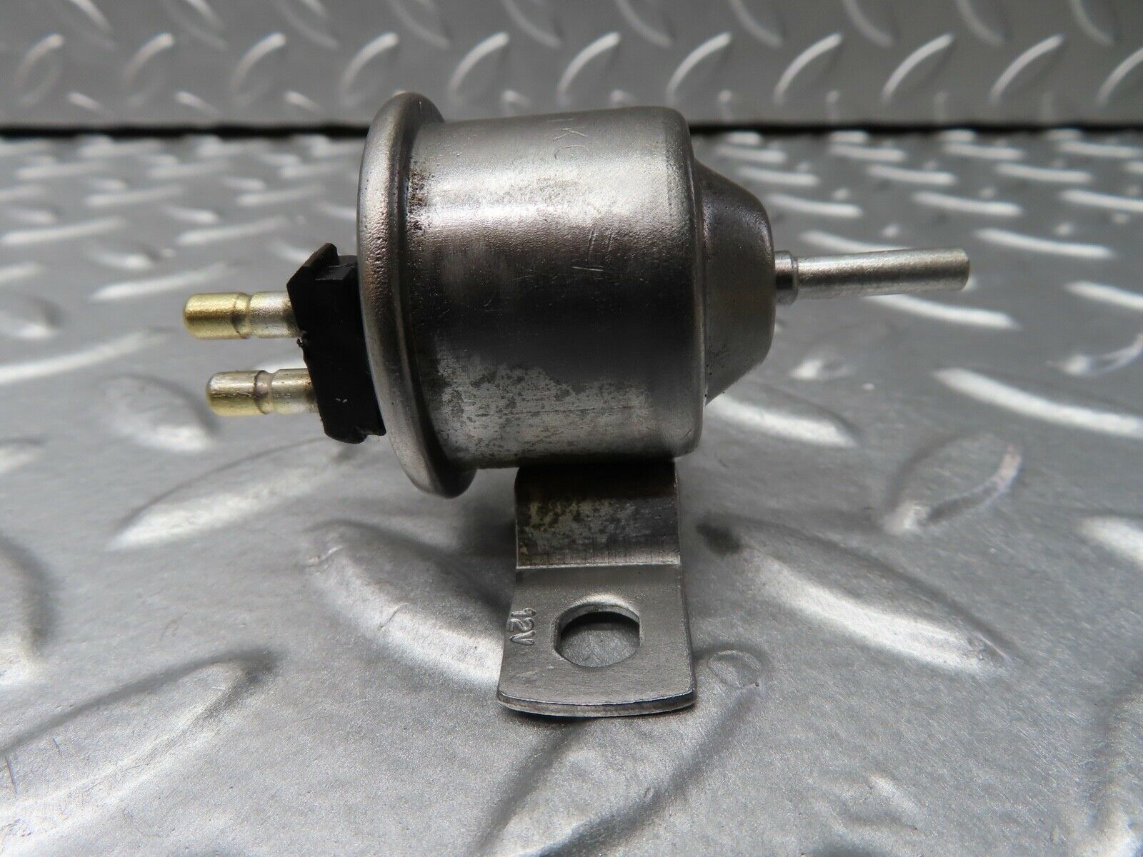 20559 Mercedes-Benz R107 450SL Vacuum Valve Pierburg