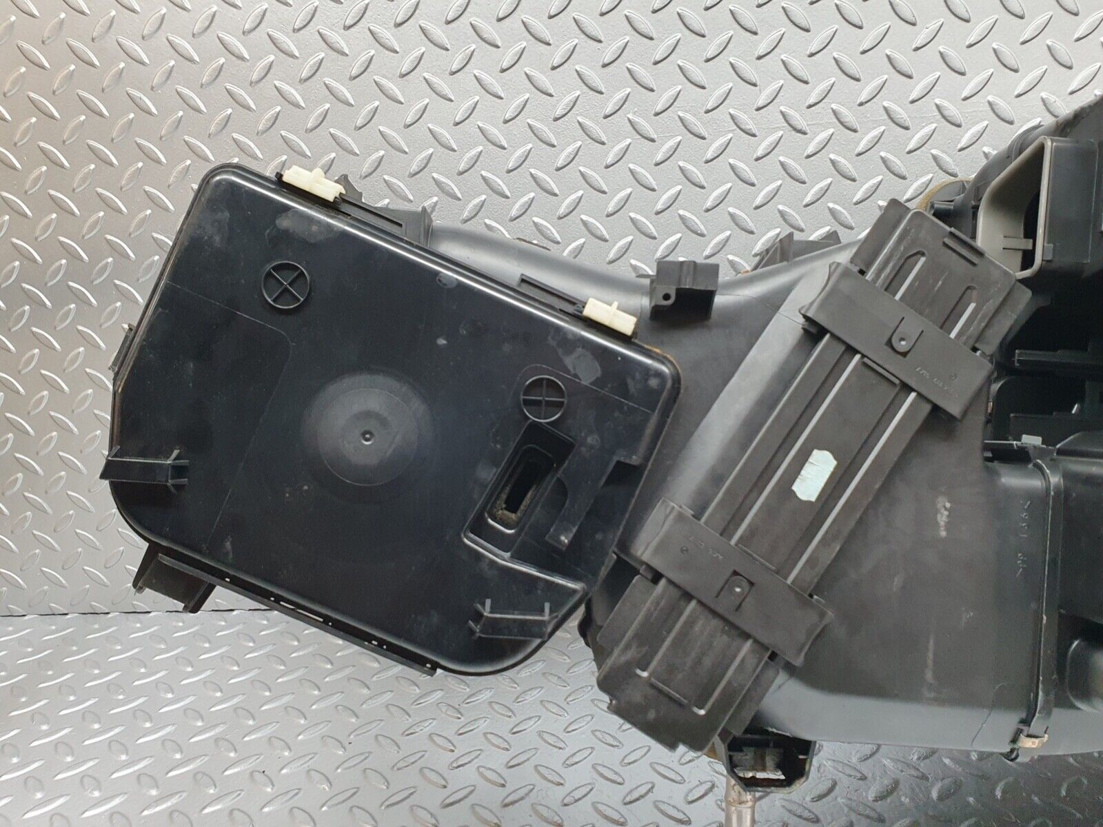 41995 Mercedes-Benz W202 C200 Heater Box Blower Housing Valeo 2028303962