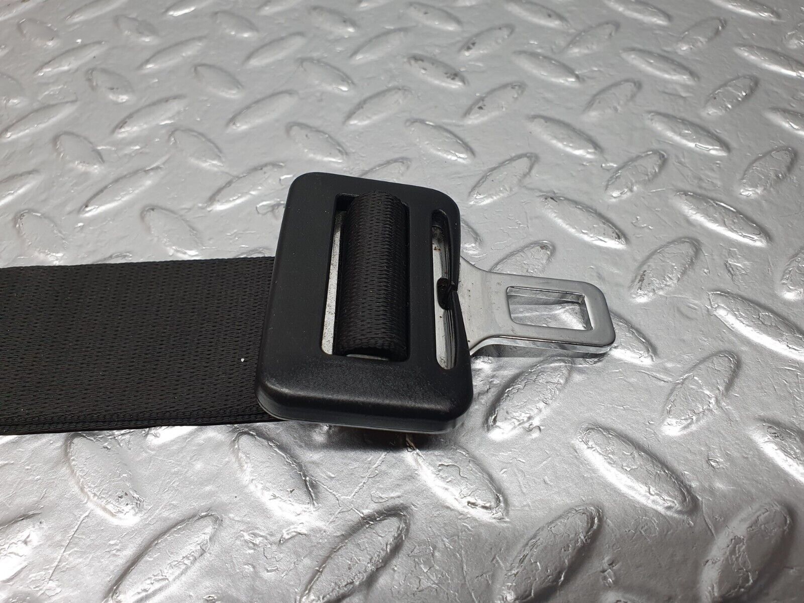 41984 Mercedes-Benz W202 C200 Rear Seat Belt Set With Buckles 2028600586 2028609269