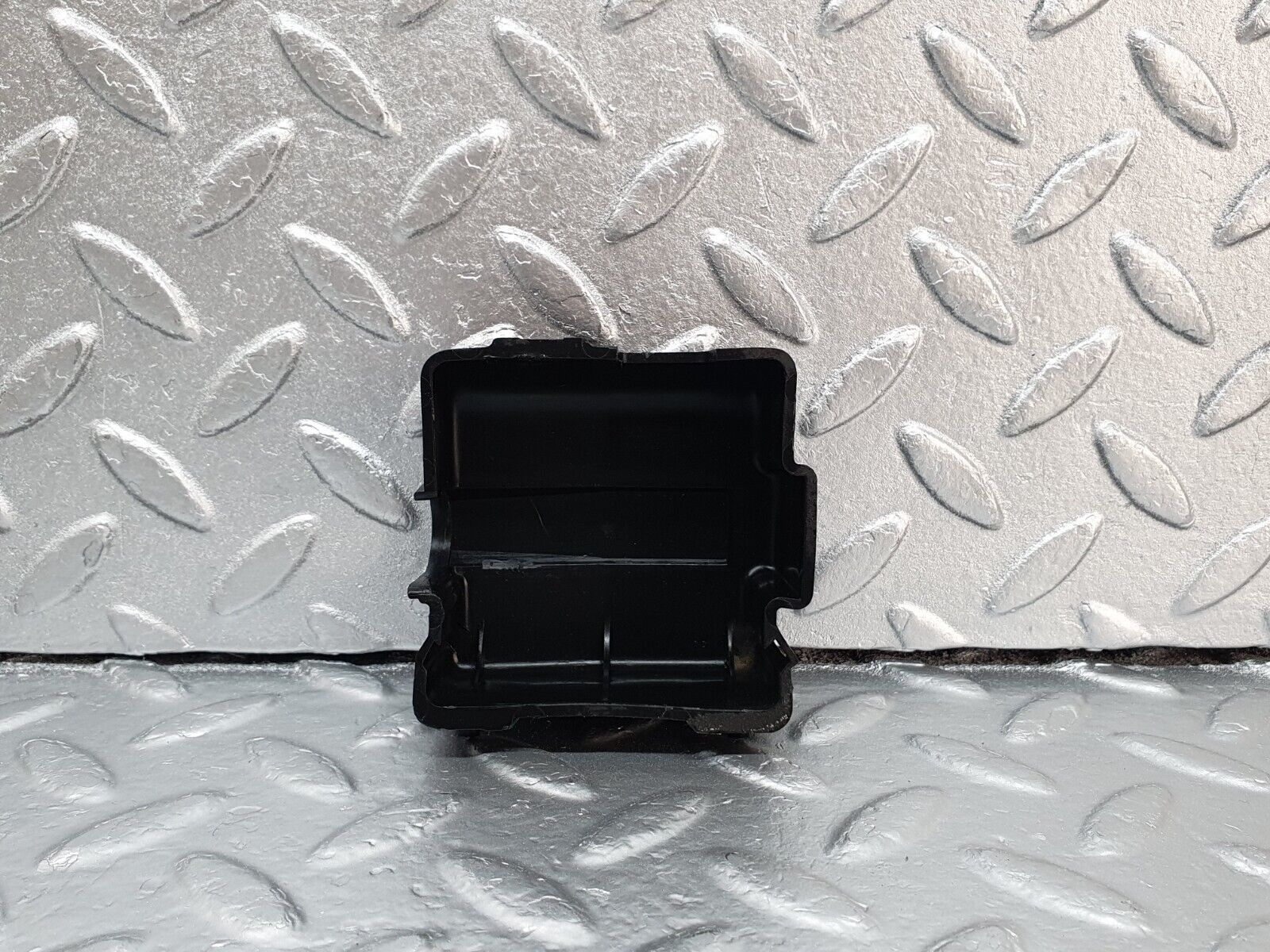 42935 Mercedes-Benz W201 190 2.0L Hood Bonnet Lock Cover 2018890025