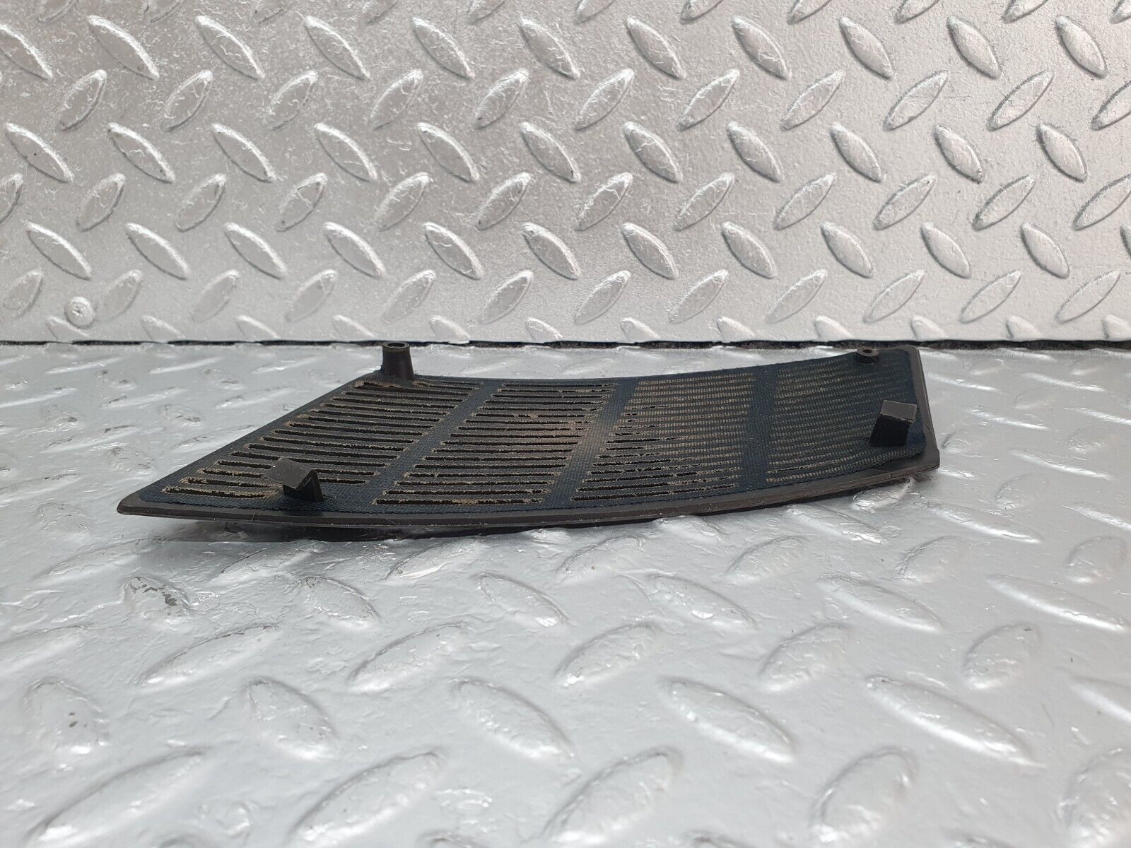 43675 Mercedes-Benz C126 380SEC Coupe Dashboard Speaker Cover Right Side