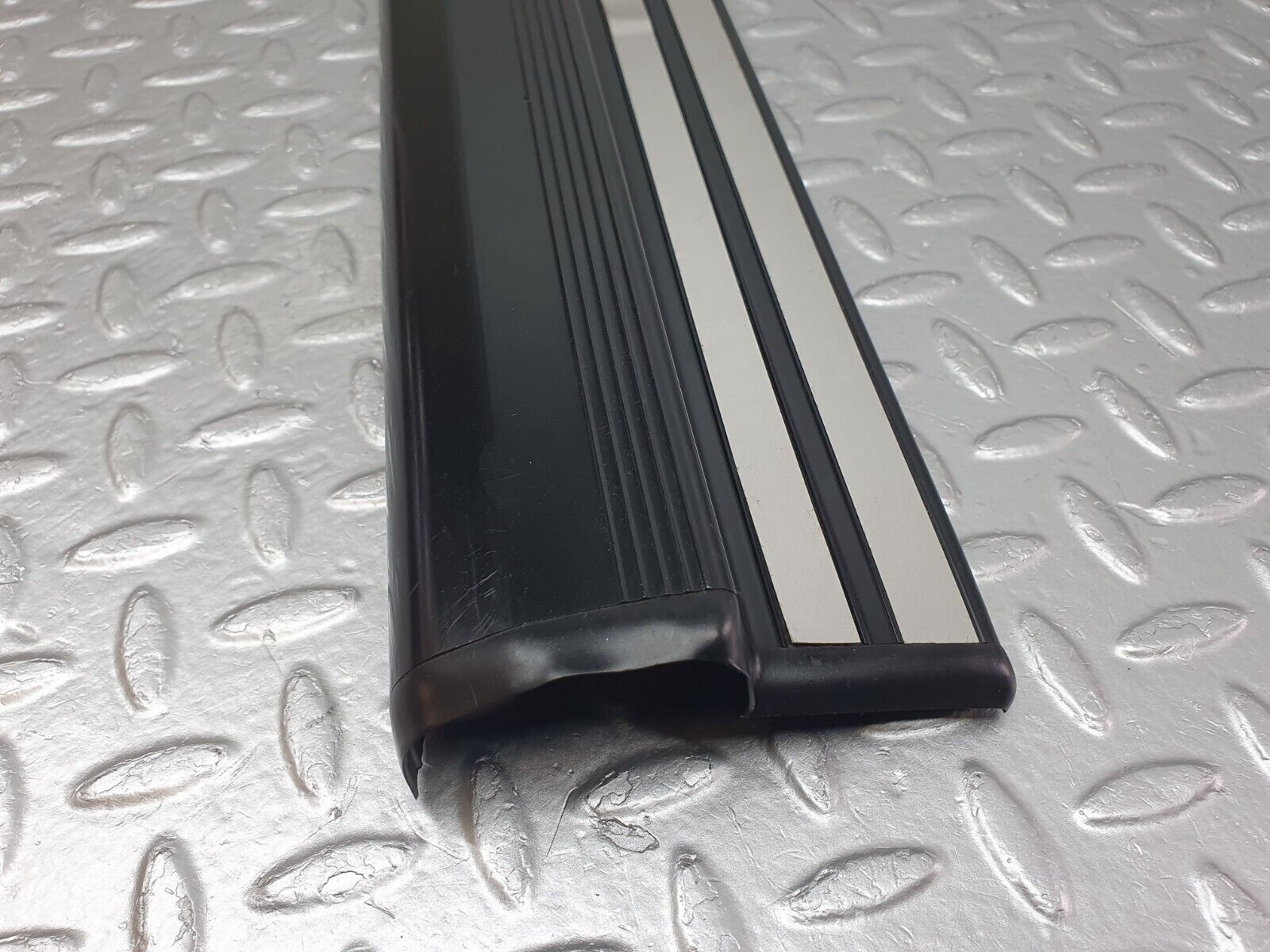 41768 Mercedes-Benz W202 C200 Front Right Door Sill Trim 2026800735