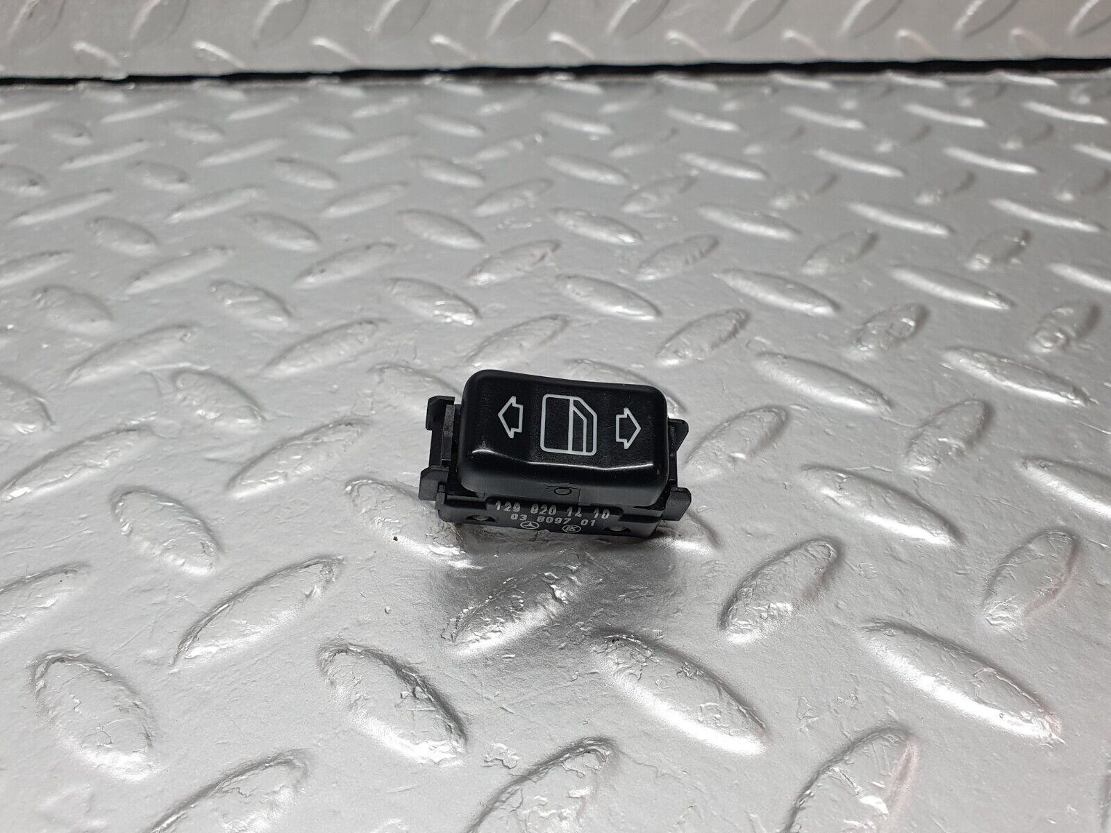 42389 Mercedes-Benz R129 320SL Coupe Right Door Window Switch 1298201410