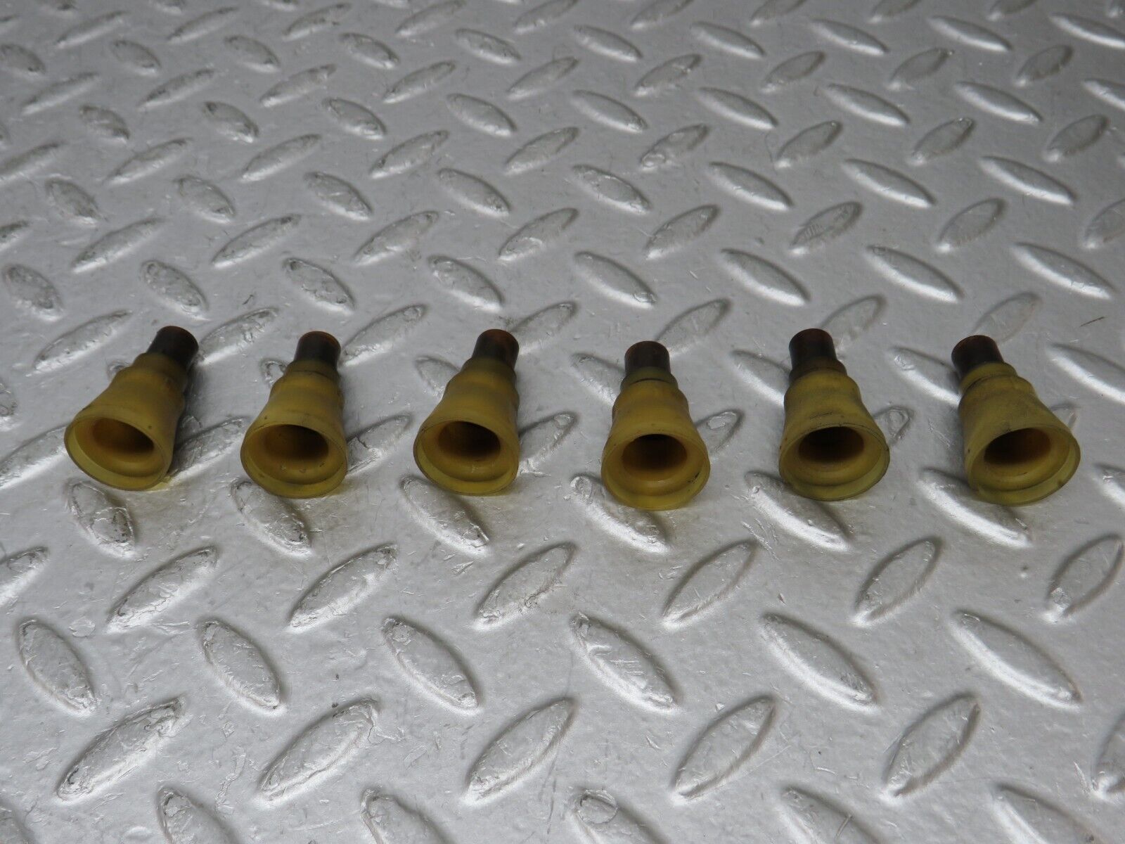 35520 Mercedes-Benz R107 280SL Fuel Injector Holder Plastic Set